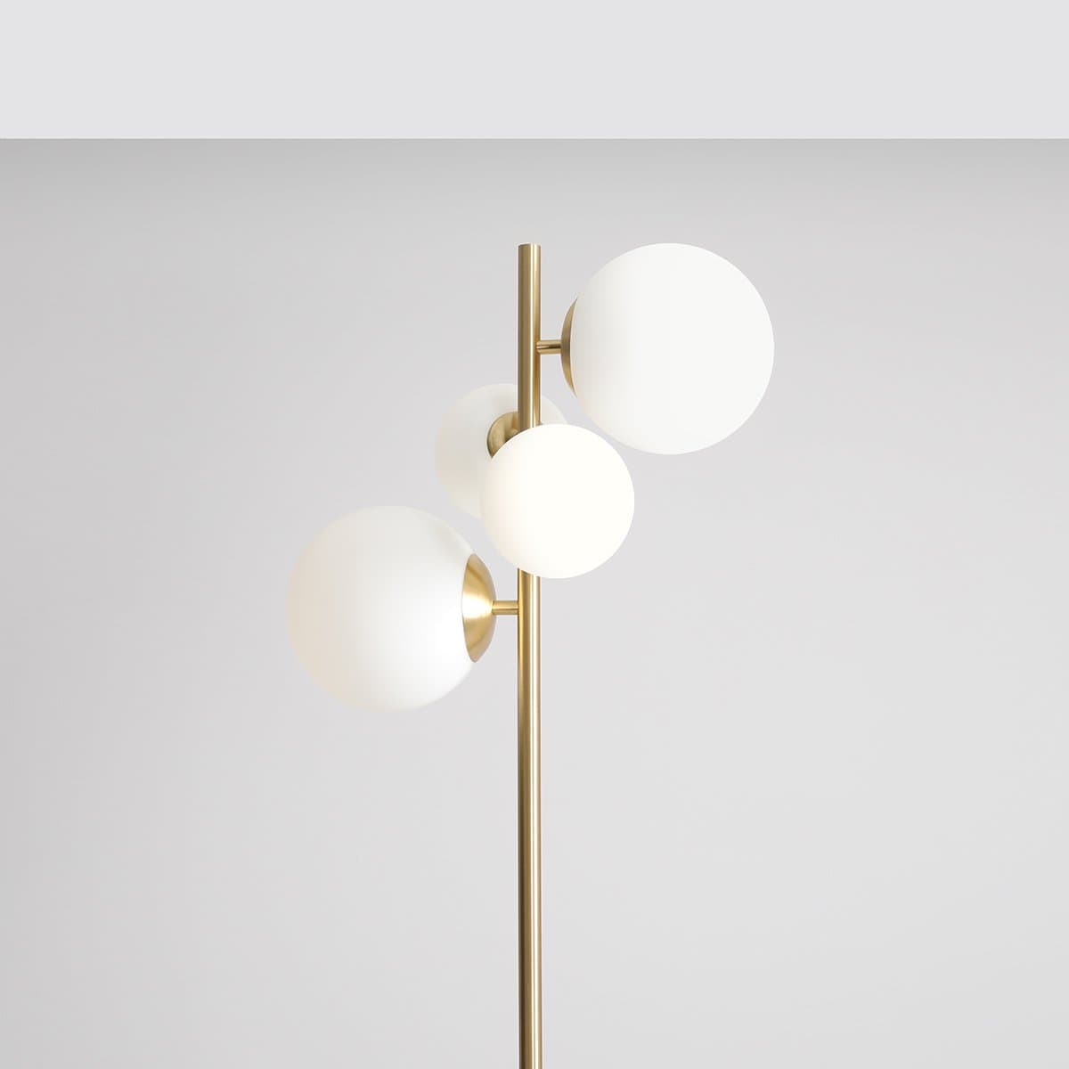 2-balia-brass-floor-male
