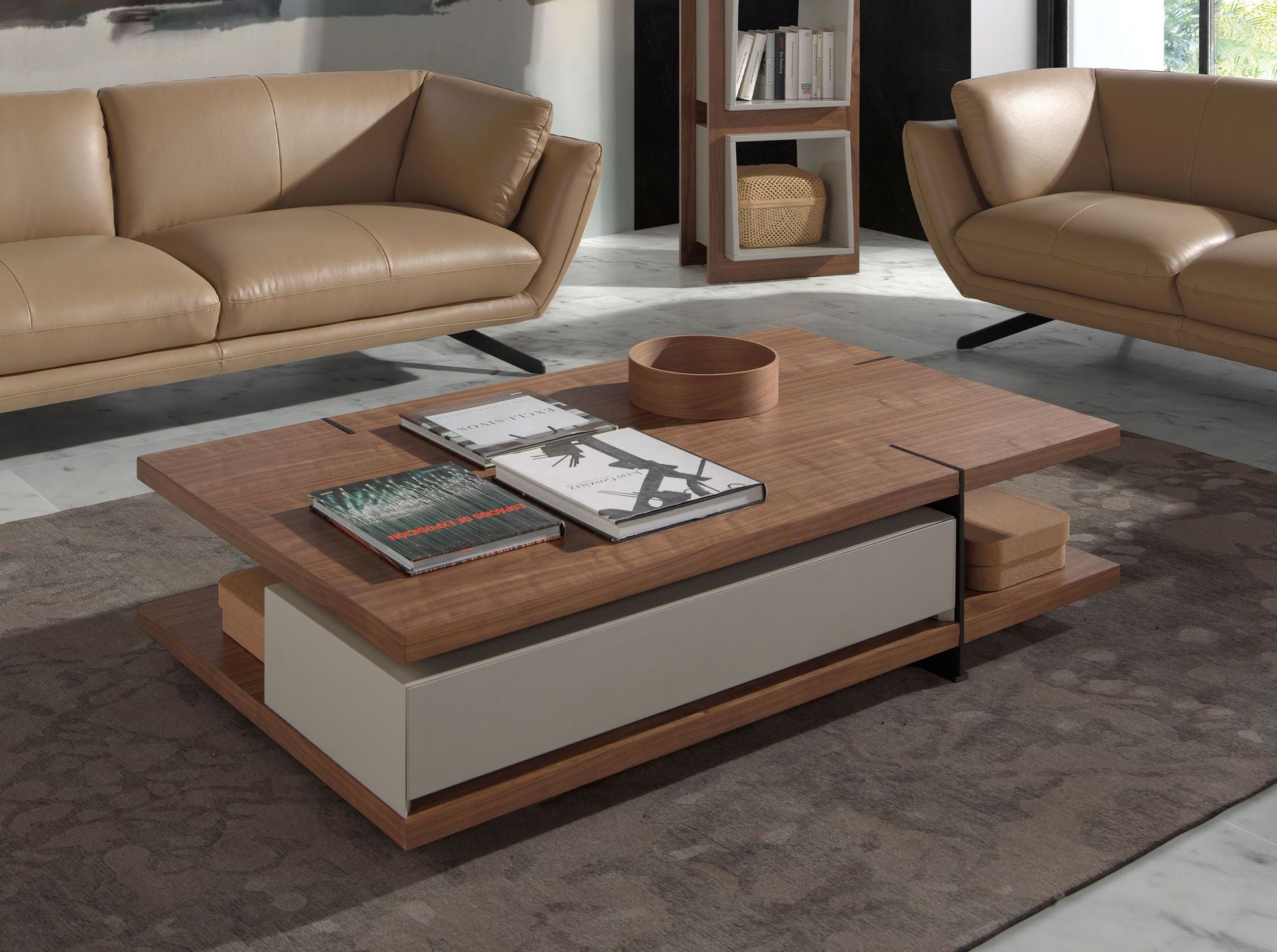 Tavolino rettangolare in noce, legno beige e acciaio nero