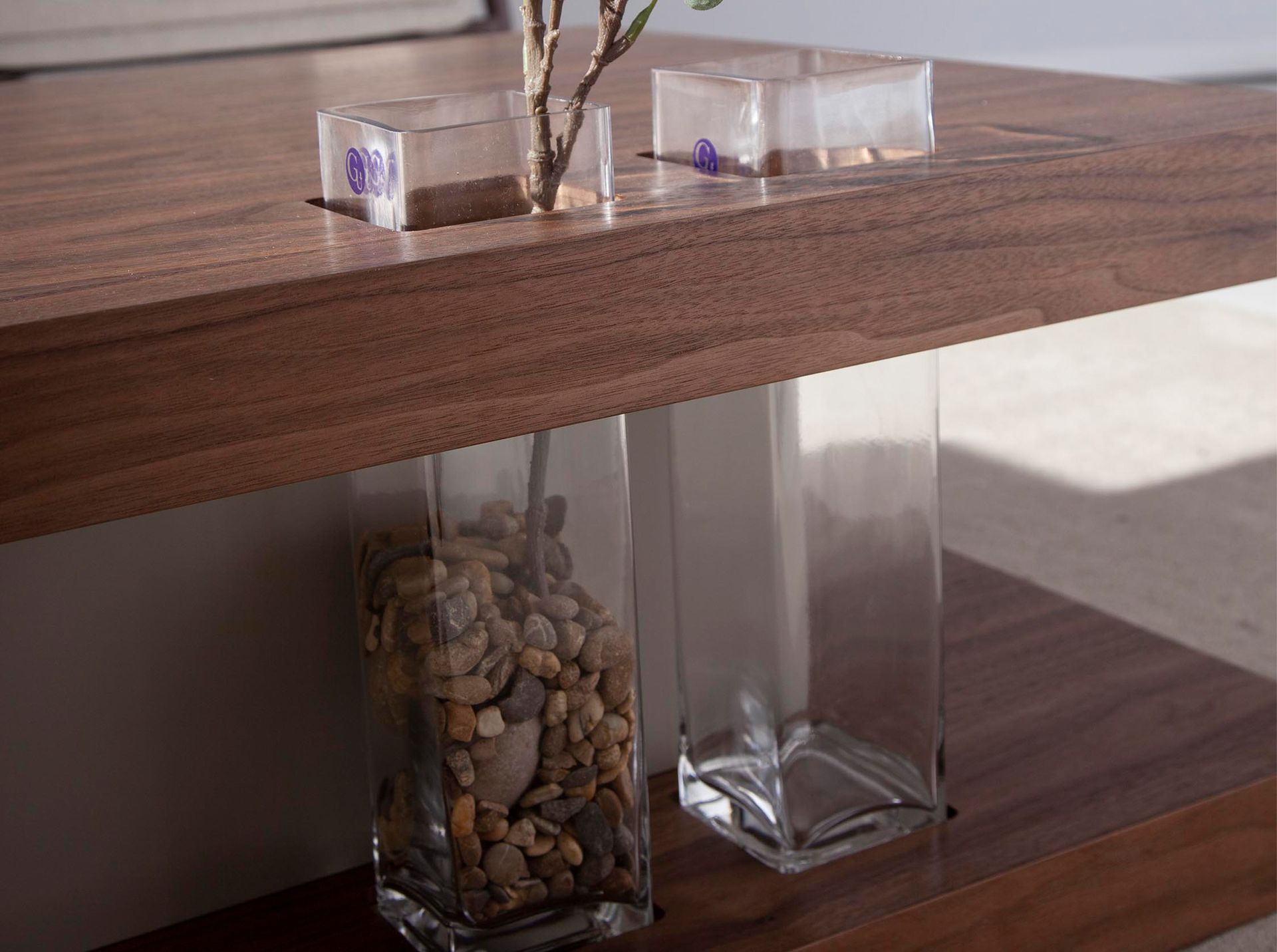 Tavolino rettangolare in legno beige e noce