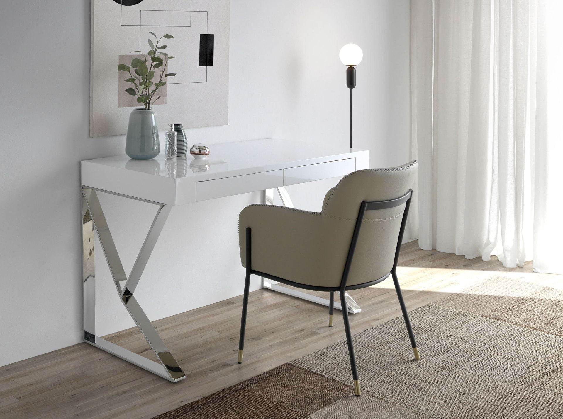 Scrivania in legno bianco e acciaio cromato