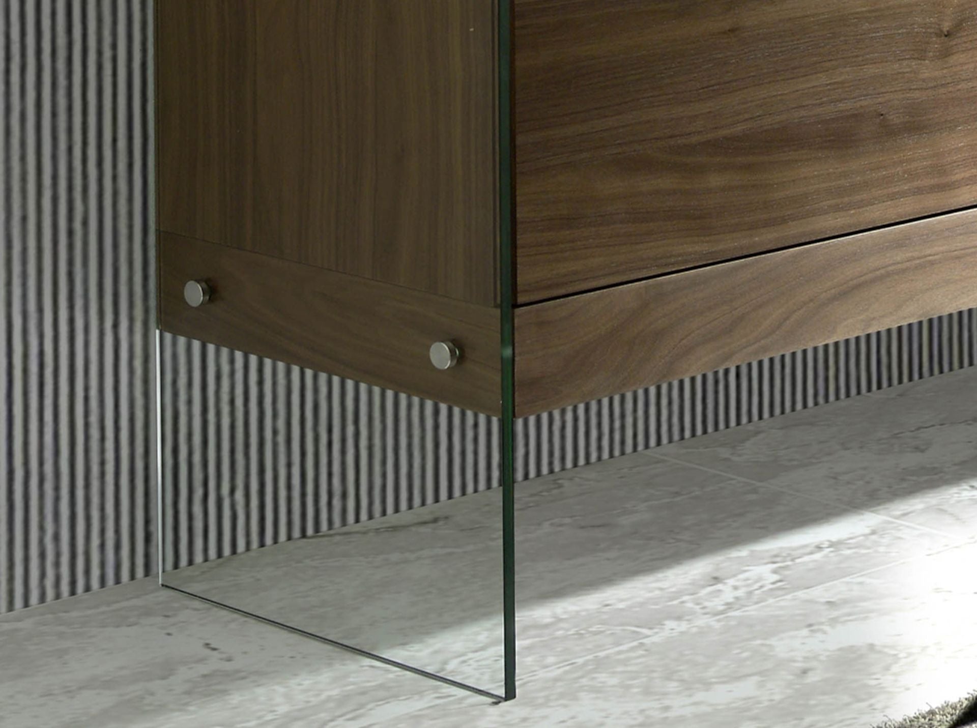 Credenza noce e vetro temperato