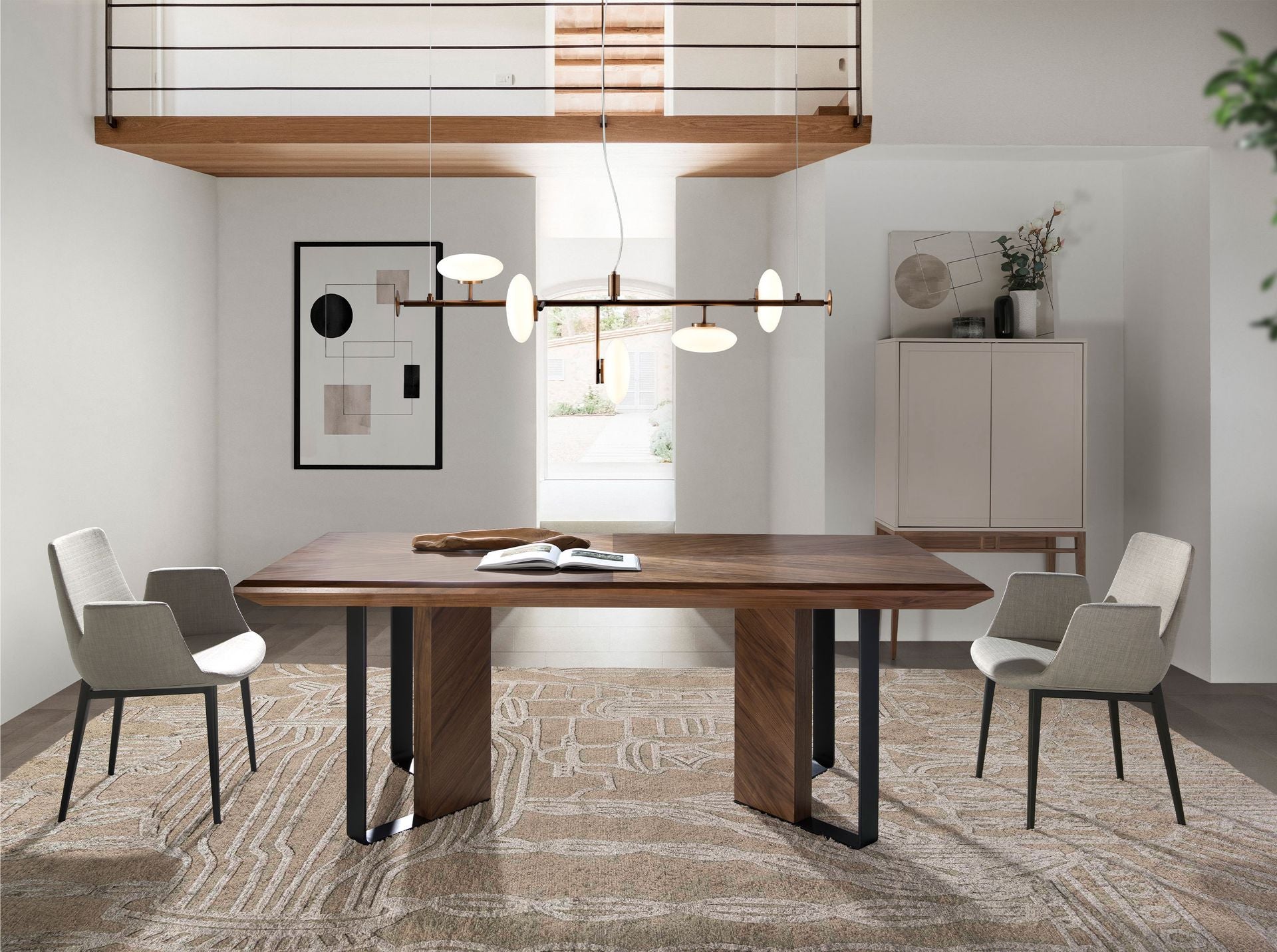 Credenza alta beige e noce