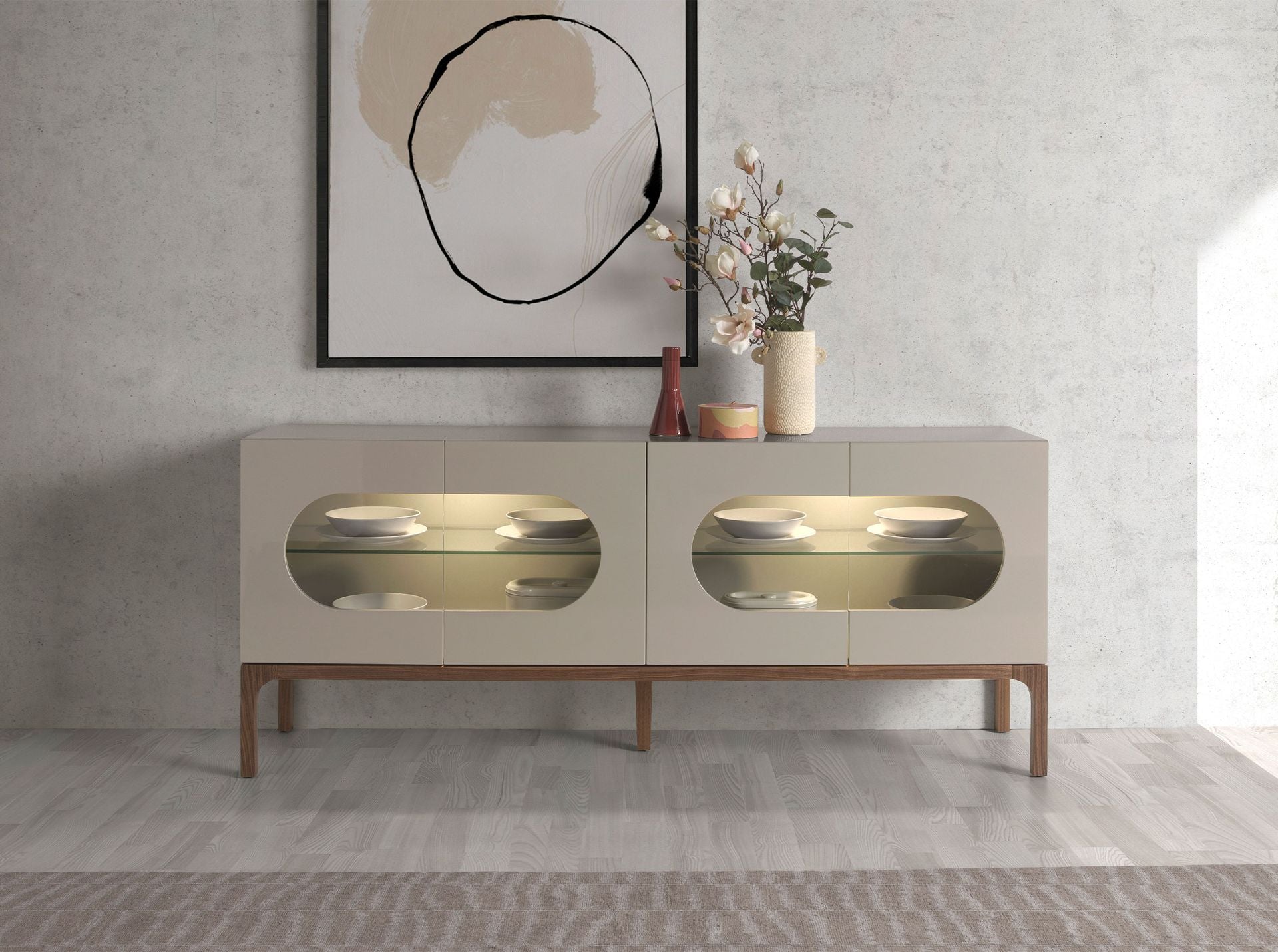 Credenza in legno grigio e noce con illuminazione interna