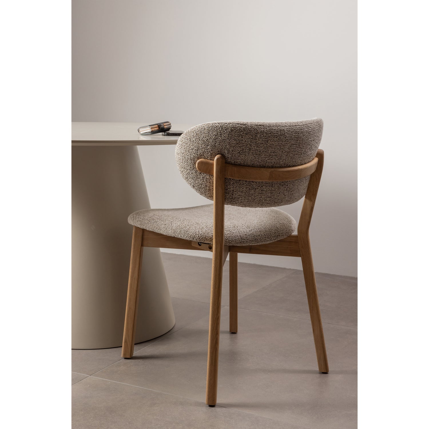 Sedia da pranzo udar con struttura in legno naturale