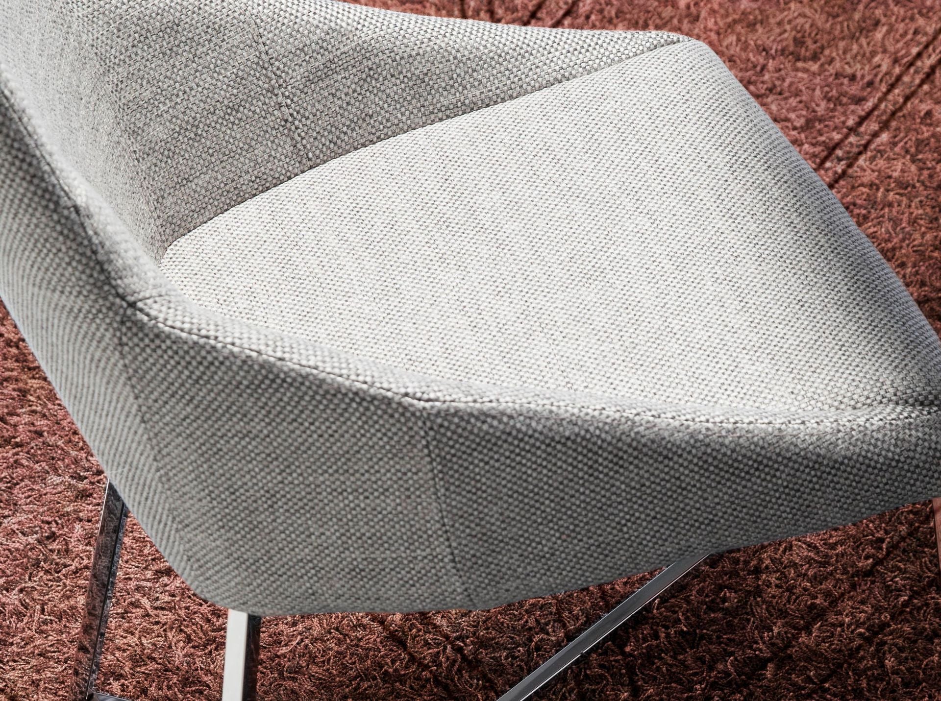 Sedia in tessuto grigio