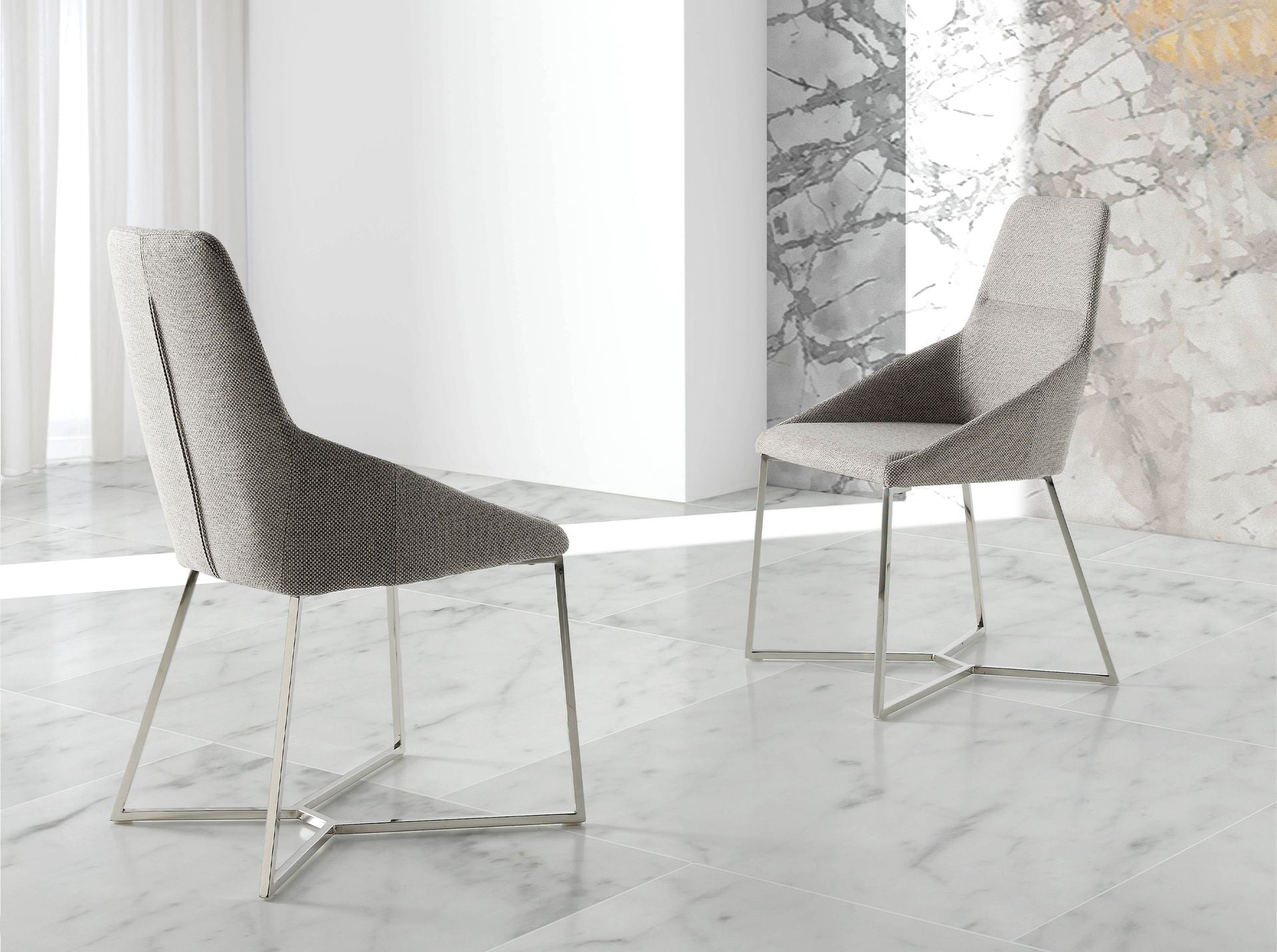 Sedia in tessuto grigio
