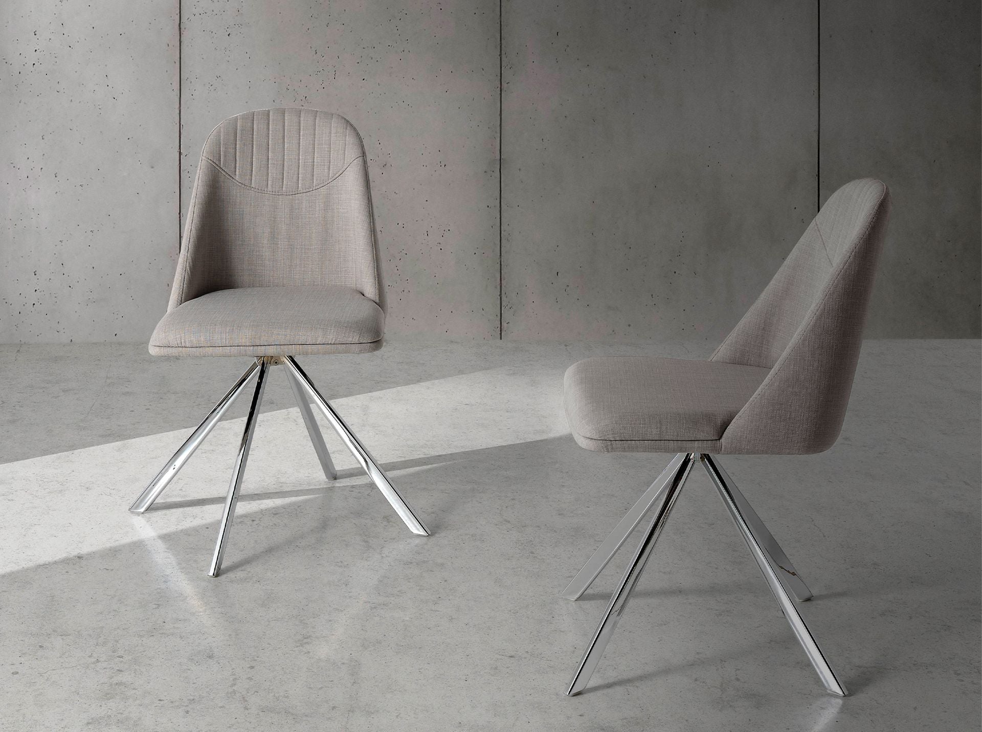 Sedia girevole in tessuto grigio