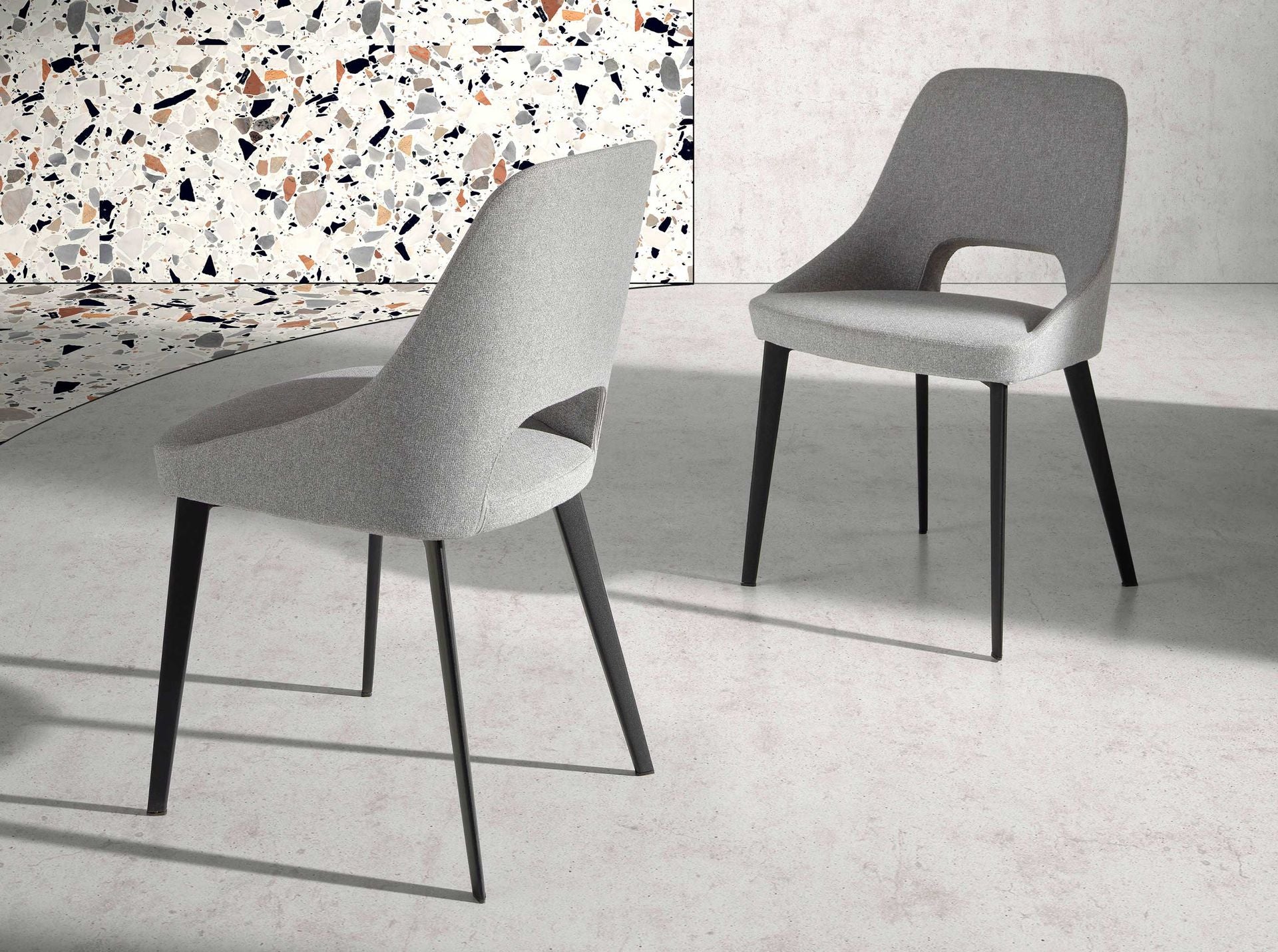 Sedia in tessuto grigio