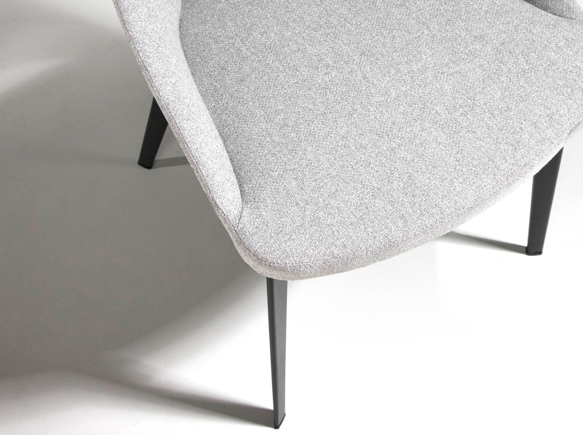 Sedia in tessuto grigio