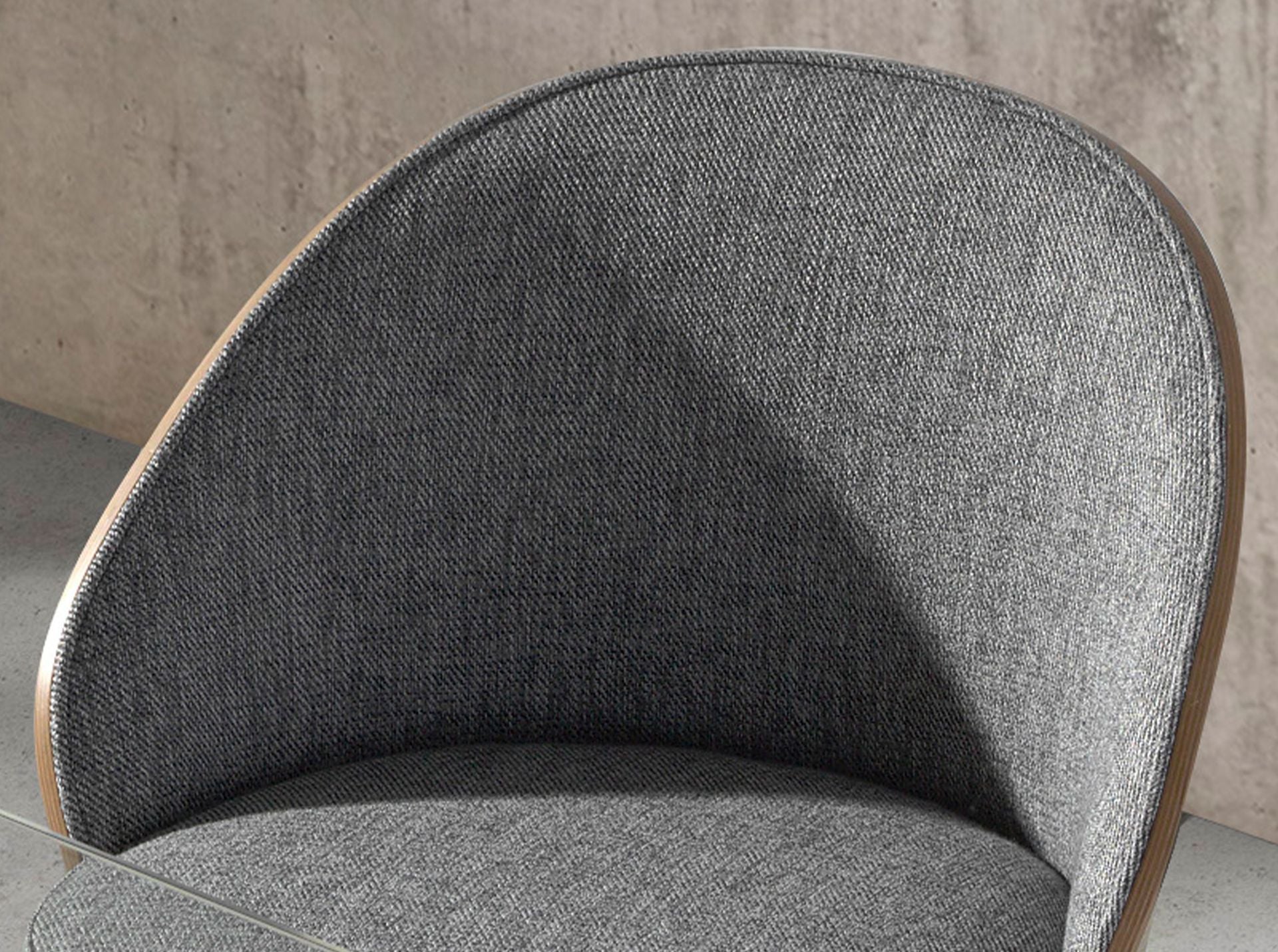 Sedia in tessuto grigio e noce