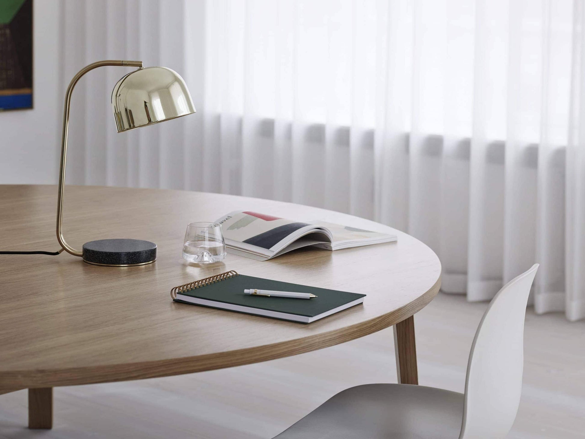 502156_Normann_Copenhagen_Grant_Table_Lamp_Brass_Slice_├y200_01.jpg