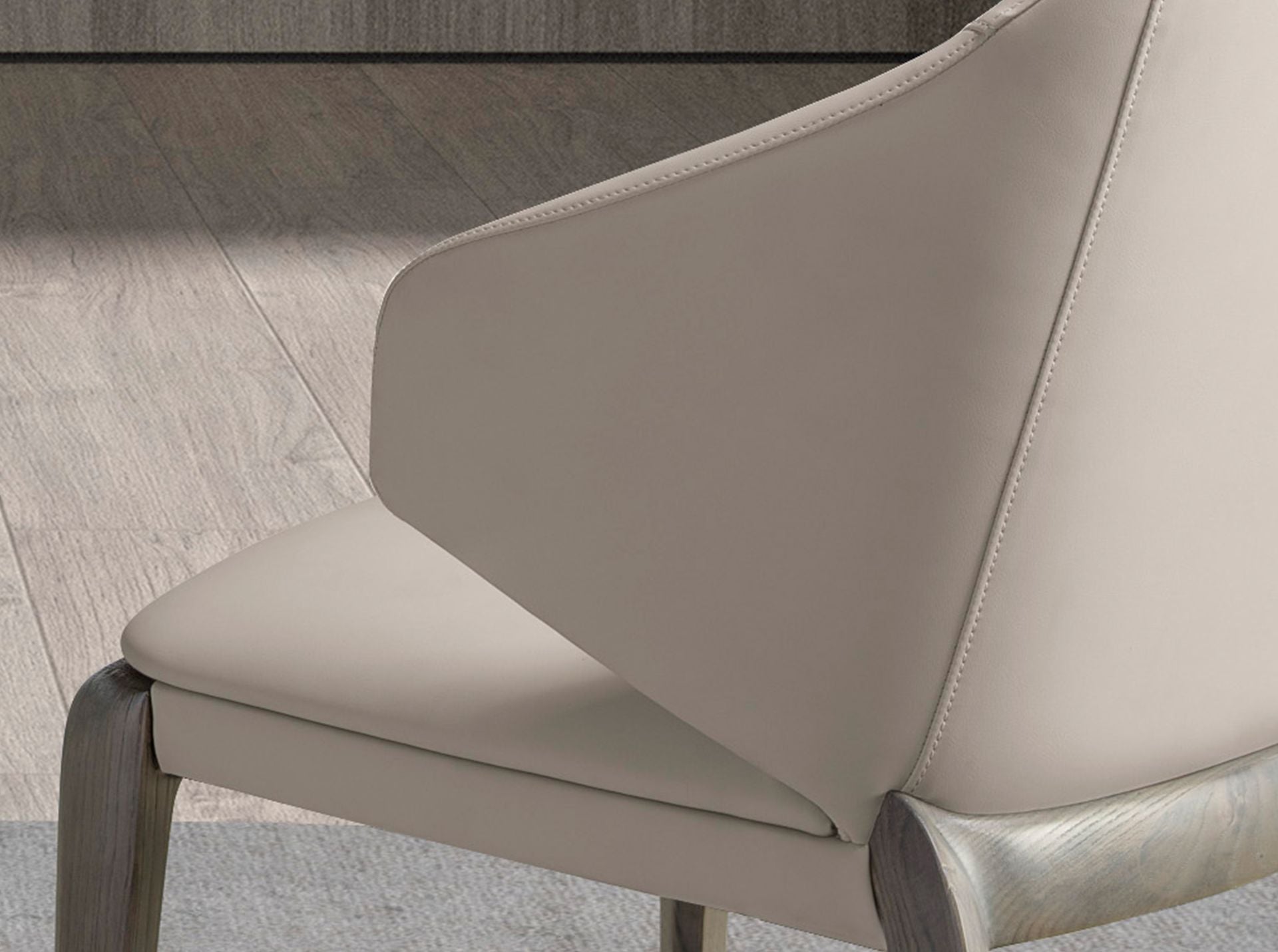 Sedia in similpelle crema