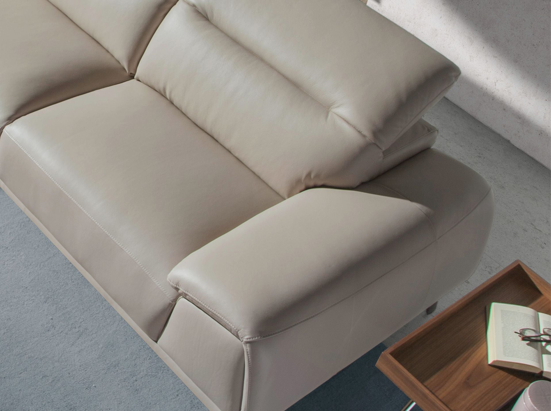 Divano chaise longue sinistro in pelle grigio tortora