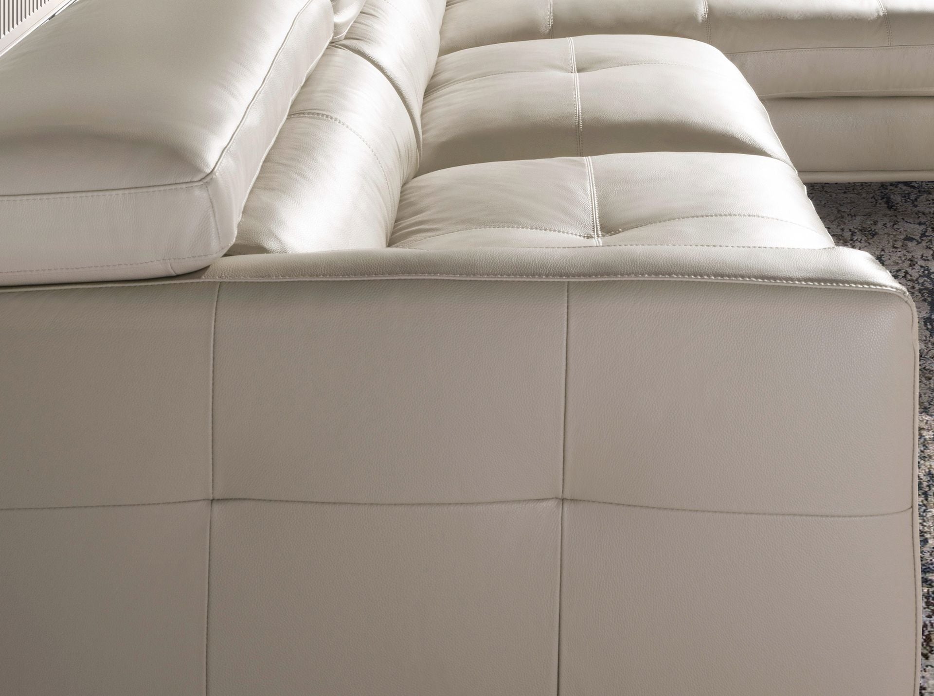 Divano chaise longue destro in pelle sabbia