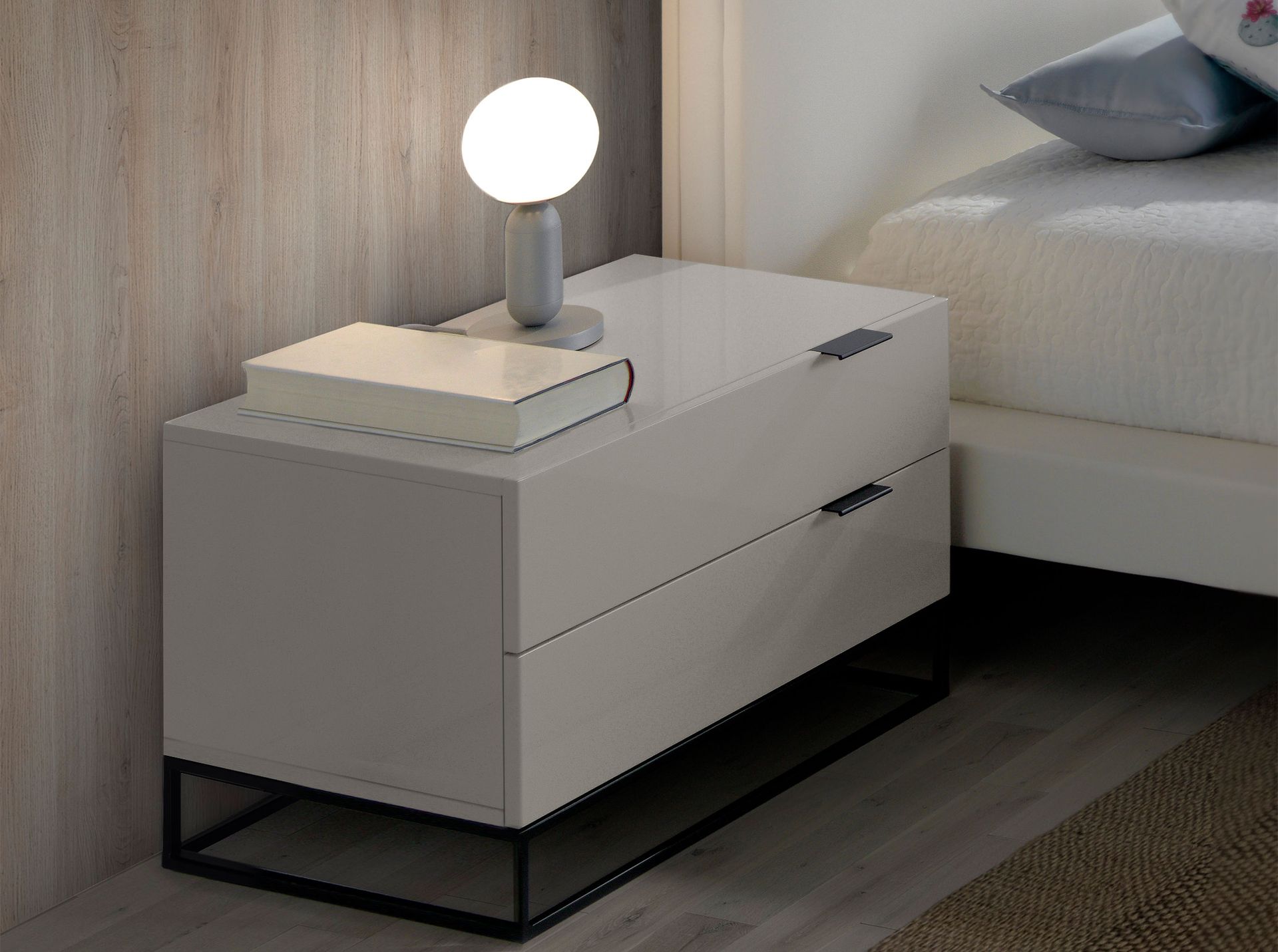 Comodino in legno grigio e acciaio nero