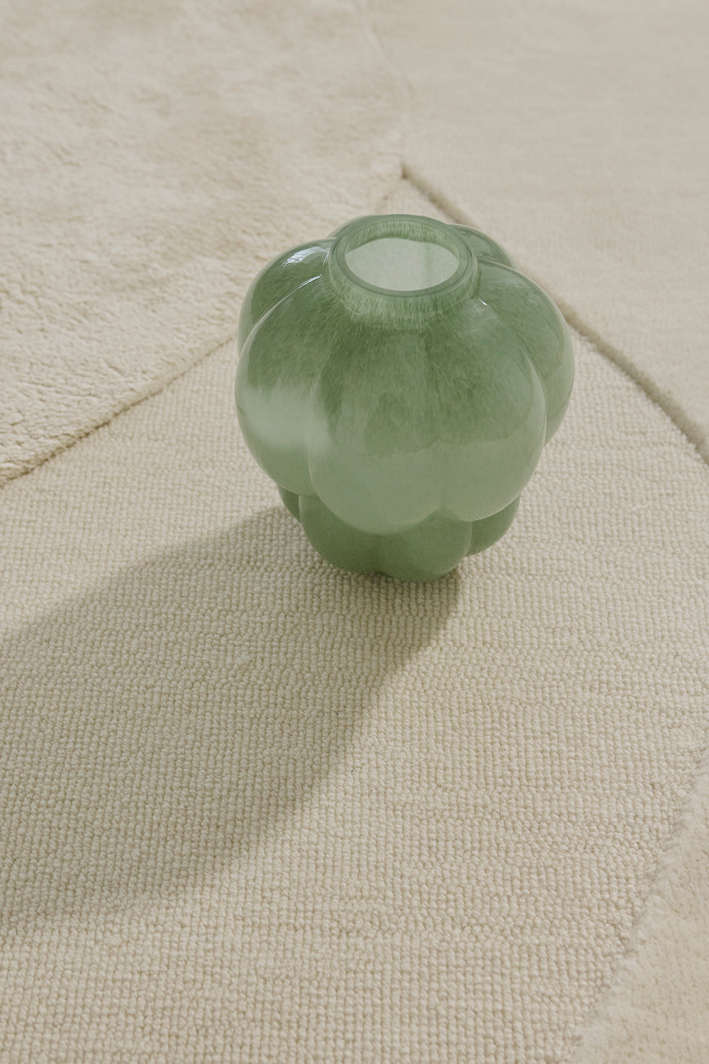 Vaso in vetro UVA - Verde pastello - AYTM - Ø20xA22 CM