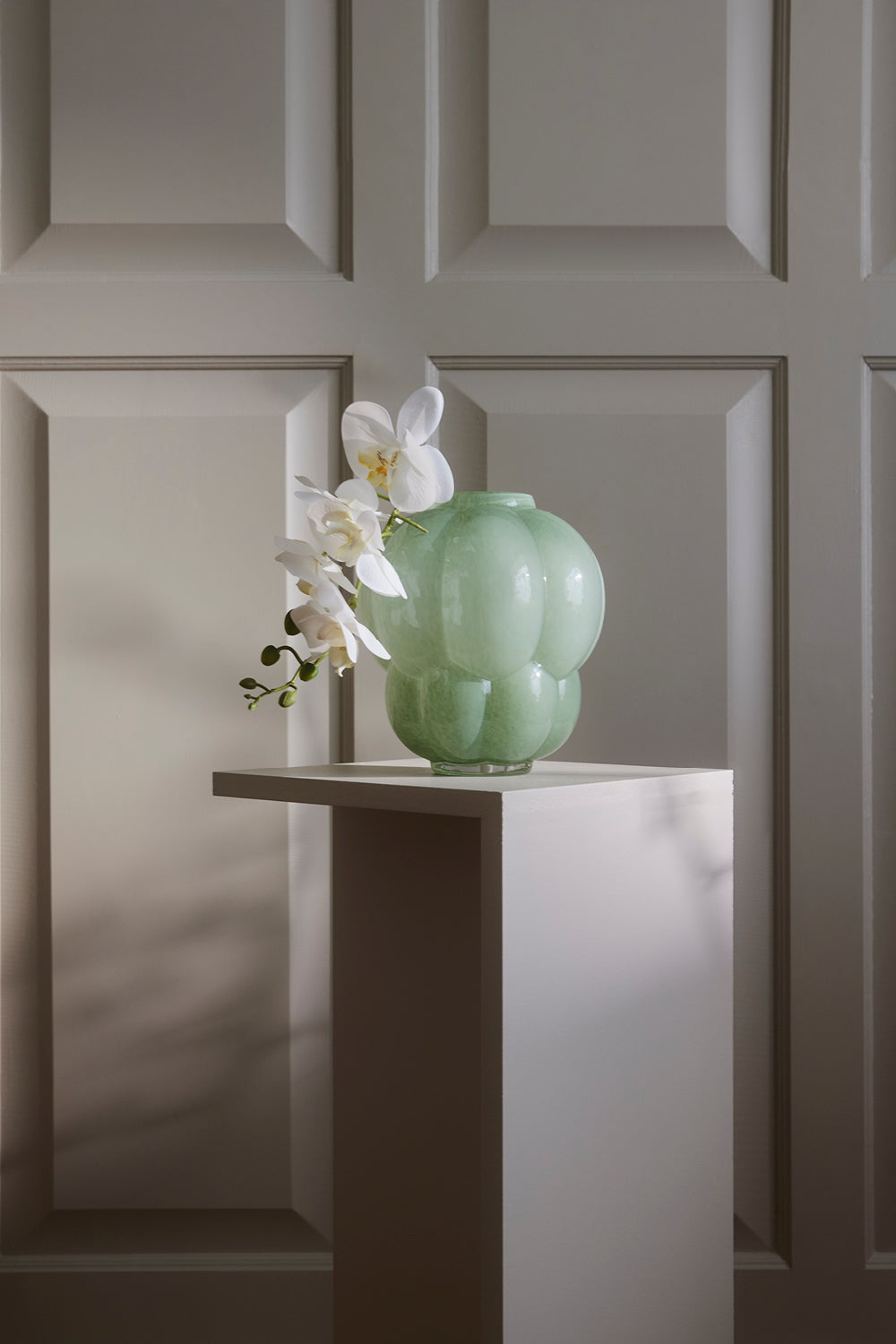 Vaso in vetro UVA - Verde pastello - AYTM - Ø20xA22 CM