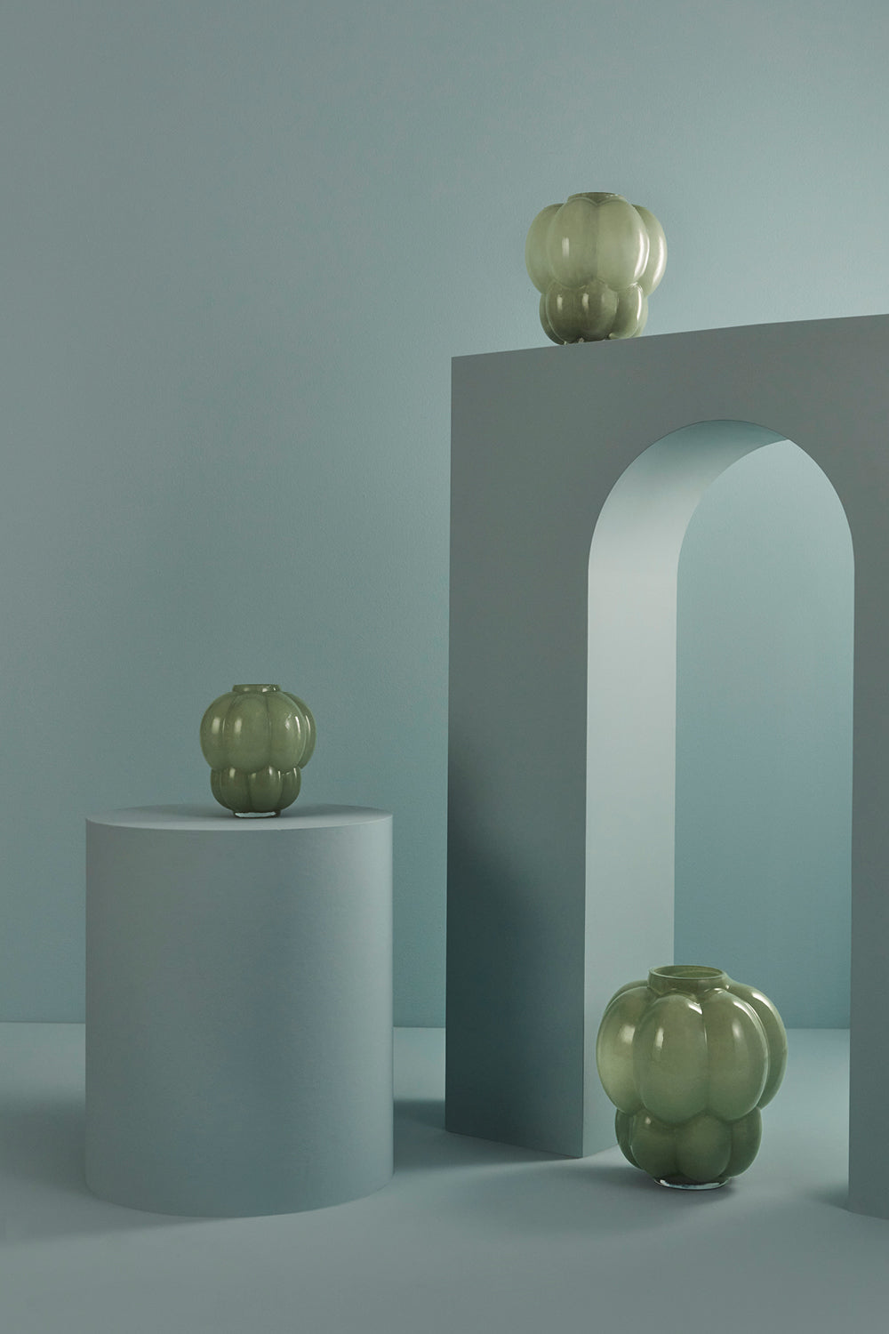 Vaso in vetro UVA - Verde pastello - AYTM - Ø26xA28 CM