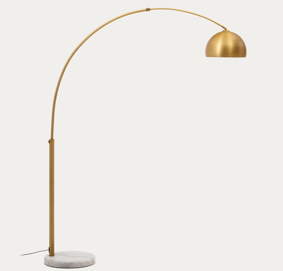Lampada da terra Madali in metallo con finitura in ottone e marmo bianco
