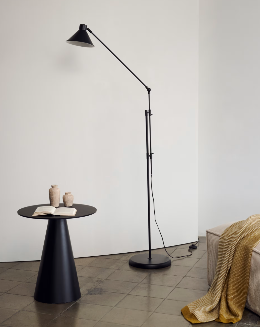 Lampada da terra Dione nero