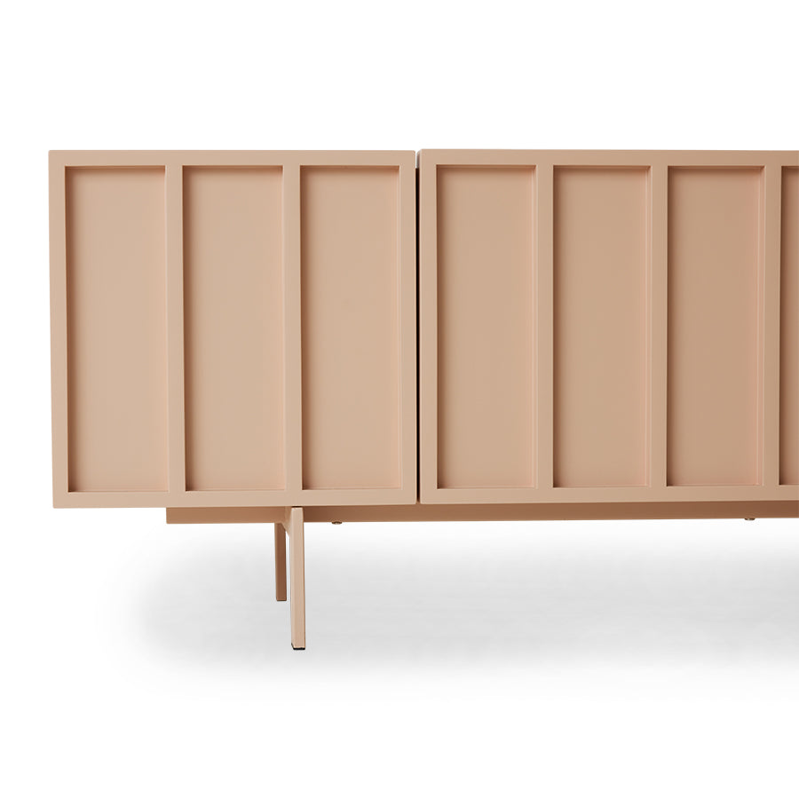 Credenza bassa, nudo