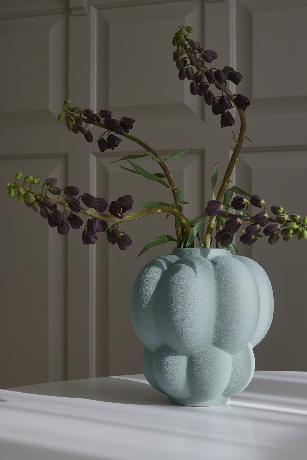 Vaso da ceramica UVA - Menta pallida - AYTM - Ø20xA22 CM