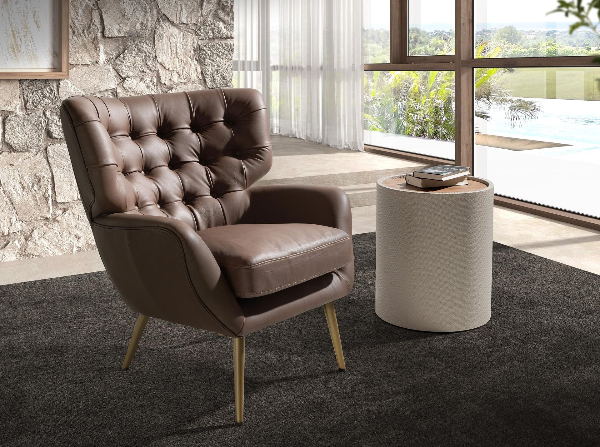 Tavolino rotondo da angolo in noce, noce e legno rivestito in similpelle color sabbia