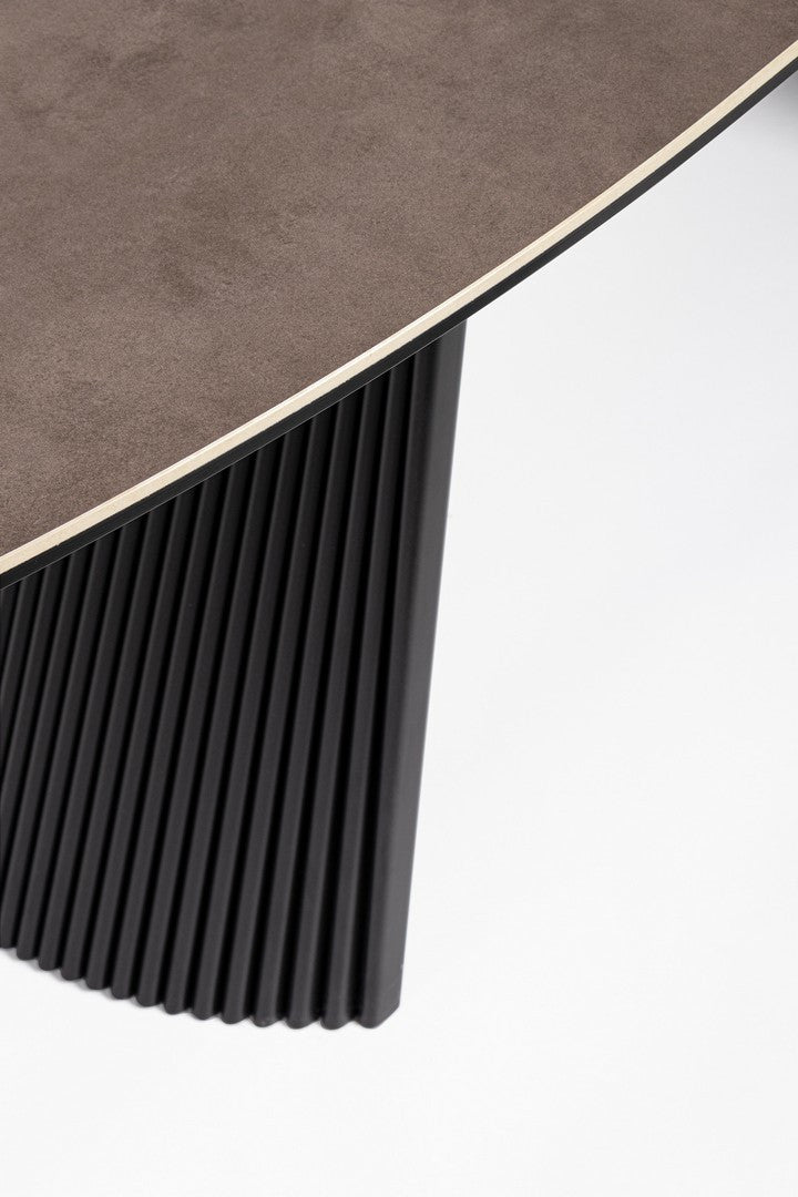 Tavolo allungabile in ceramica con gambe in acciaio 180-220x90 cm