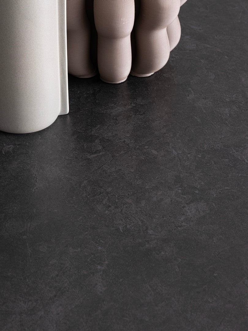 Tavolo allungabile in gres porcellanato effetto marmo 160-200x90 cm
