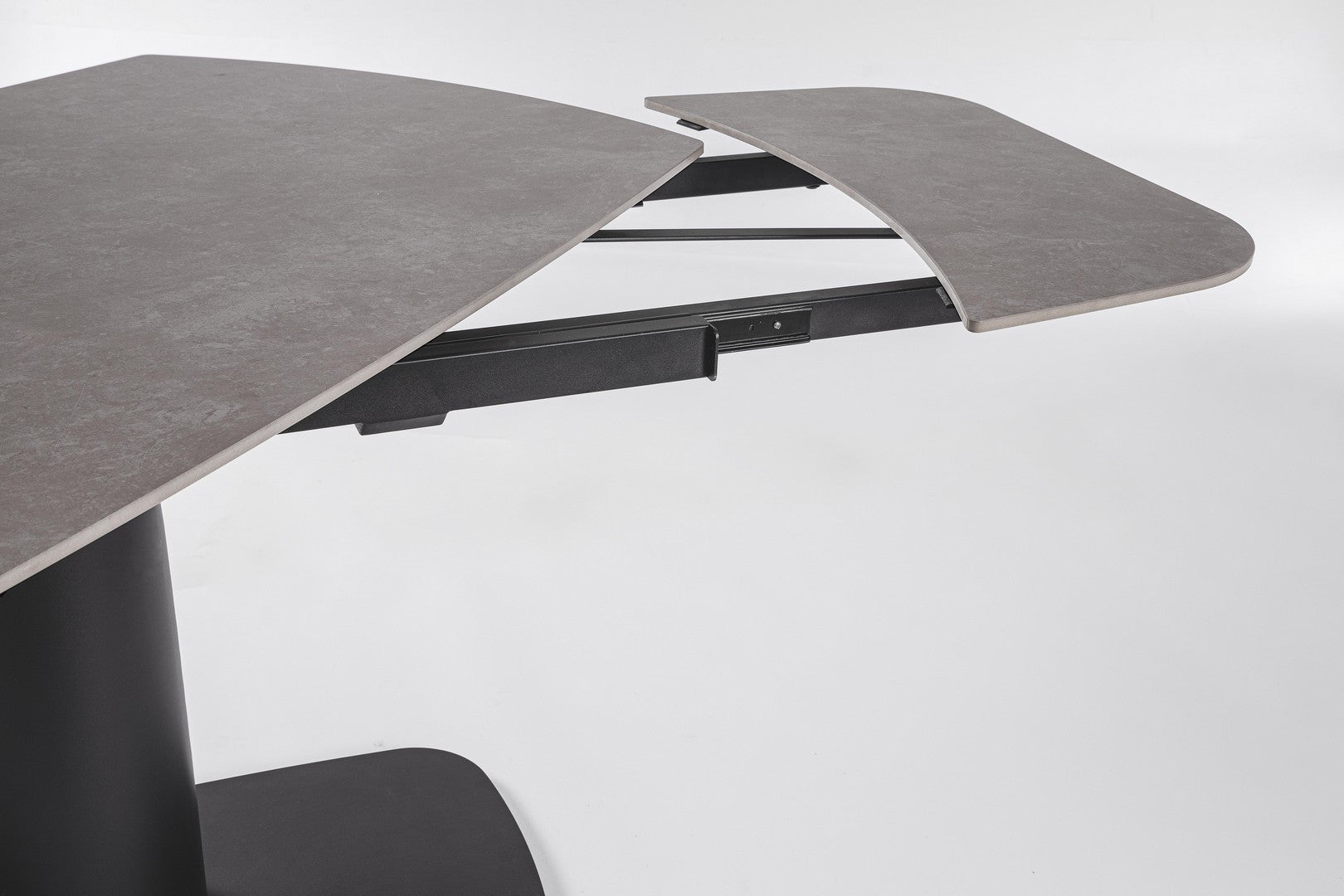 Tavolo allungabile in gres porcellanato effetto marmo 140-200x80 cm
