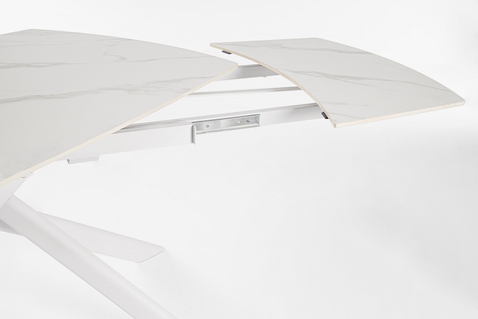 Tavolo allungabile in gres porcellanato effetto marmo 160-240x90 cm