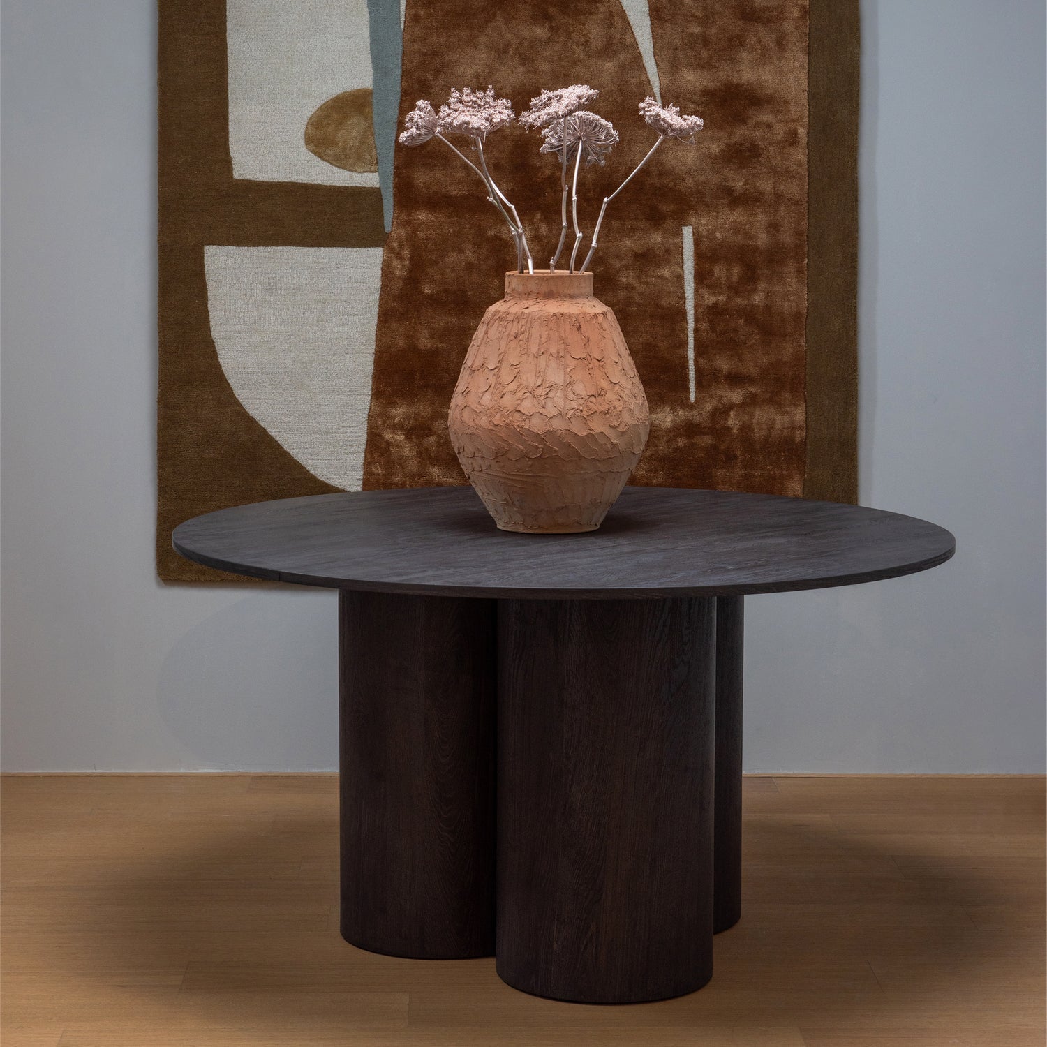 Tavolo da pranzo oona tondo con 3 gambe in mdf marrone scuro ø140cm