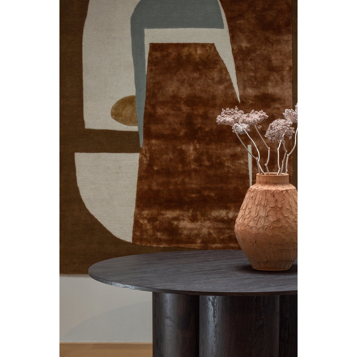 Tavolo da pranzo oona tondo con 3 gambe in mdf marrone scuro ø140cm