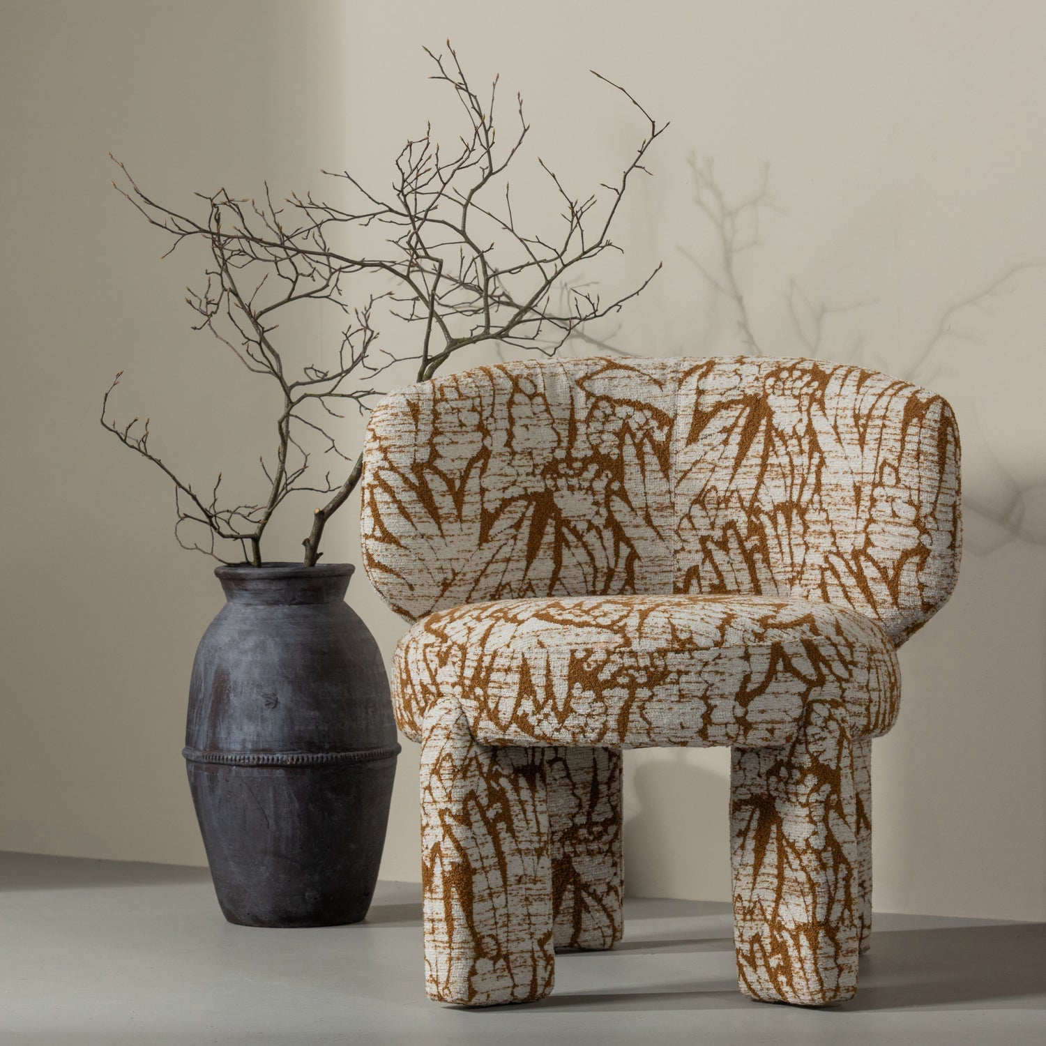 Poltrona upke con design naturale/marrone