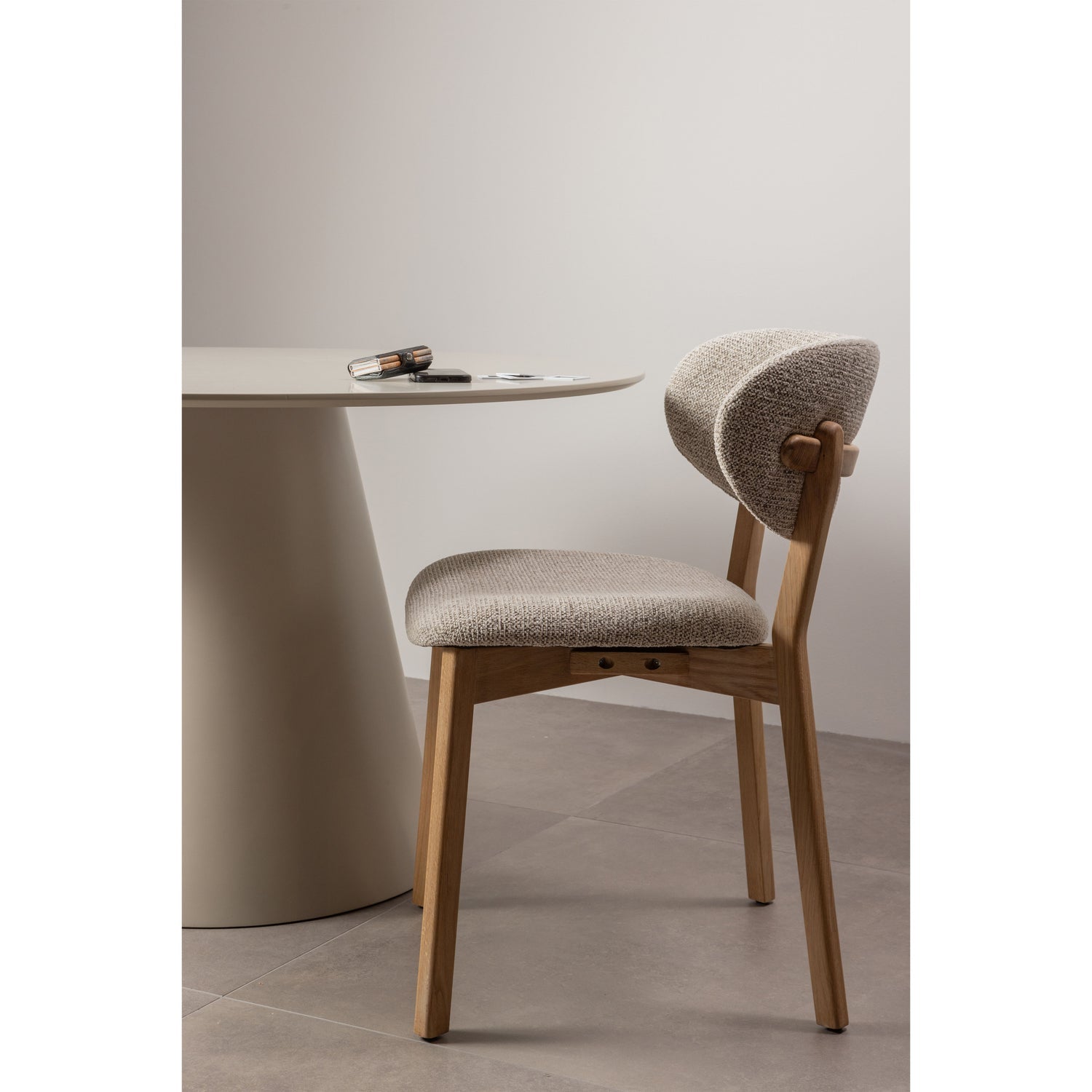 Sedia da pranzo udar con struttura in legno naturale