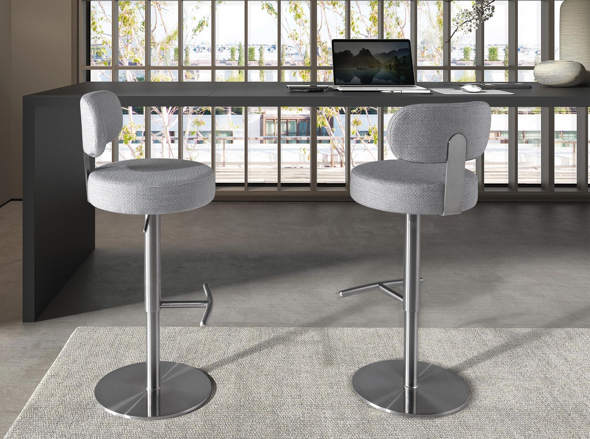 Sgabello girevole in tessuto grigio chiaro screziato