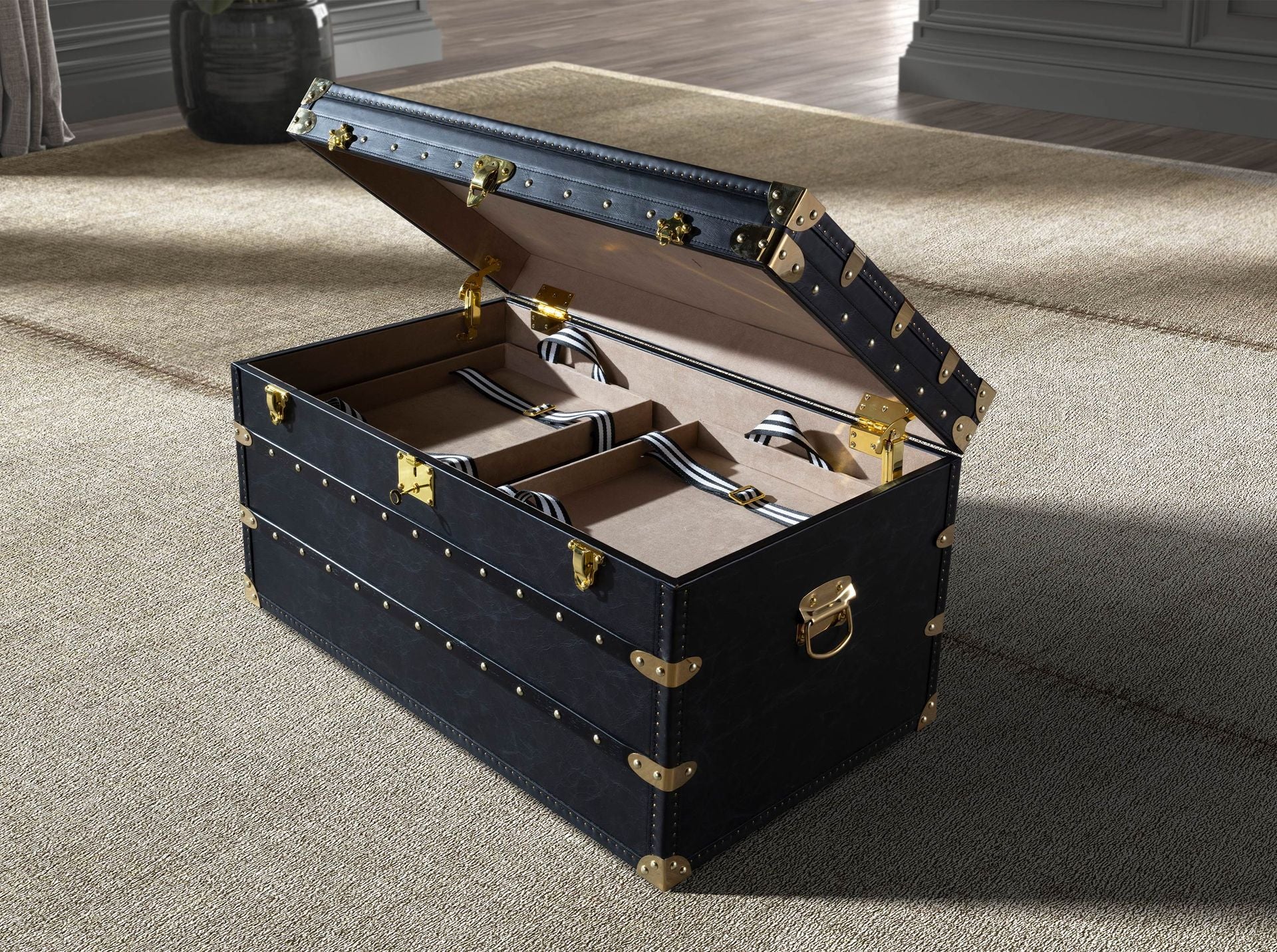Baule in pelle nera