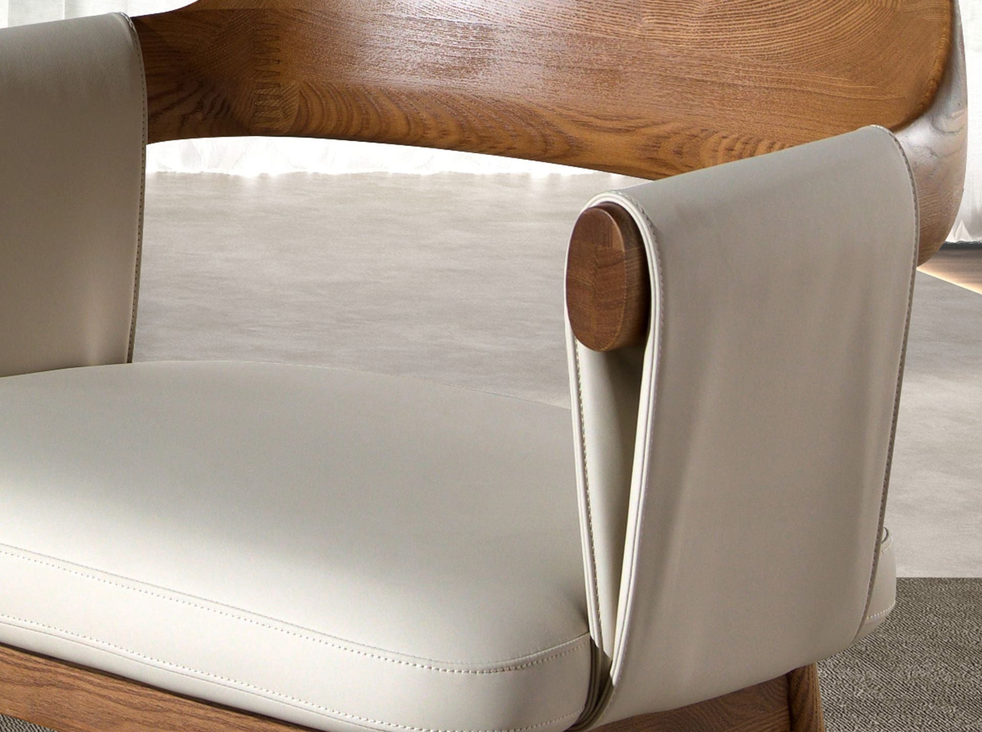 Sedia in noce e similpelle crema