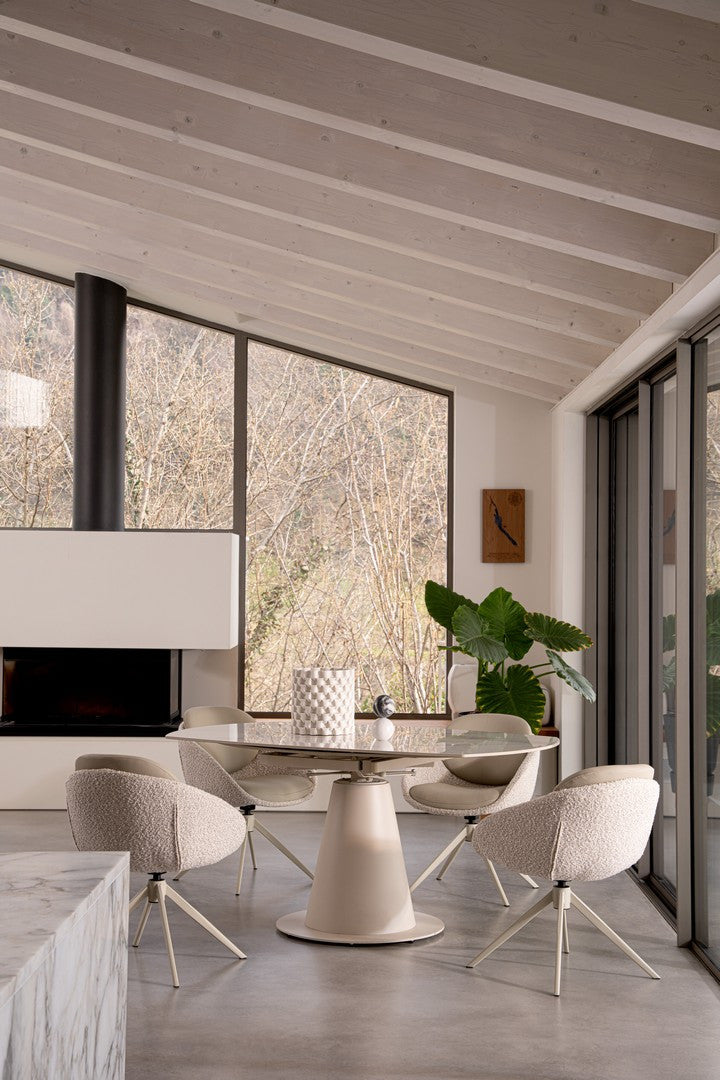 Tavolo allungabile da ovale a rotondo in gres effetto marmo 160x102 cm