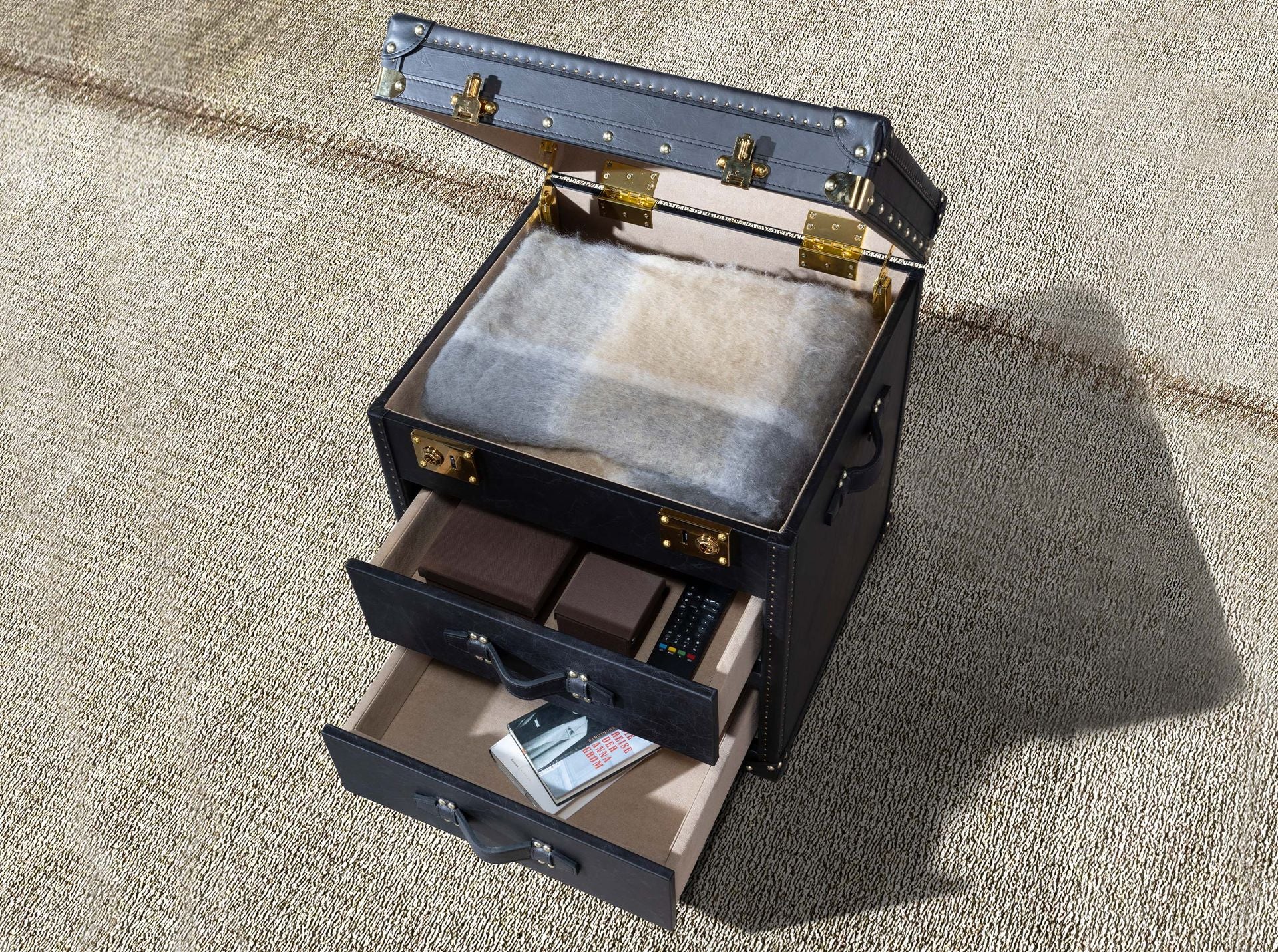 Baule in pelle nera