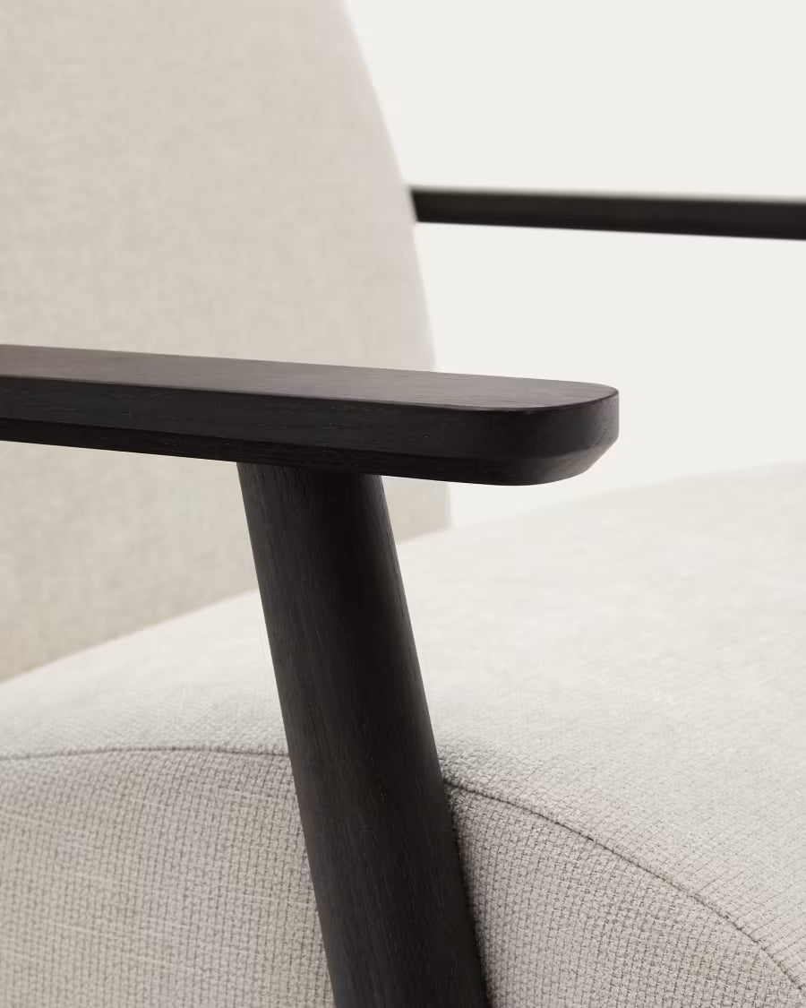 Poltrona MEG in ciniglia beige e legno wengé