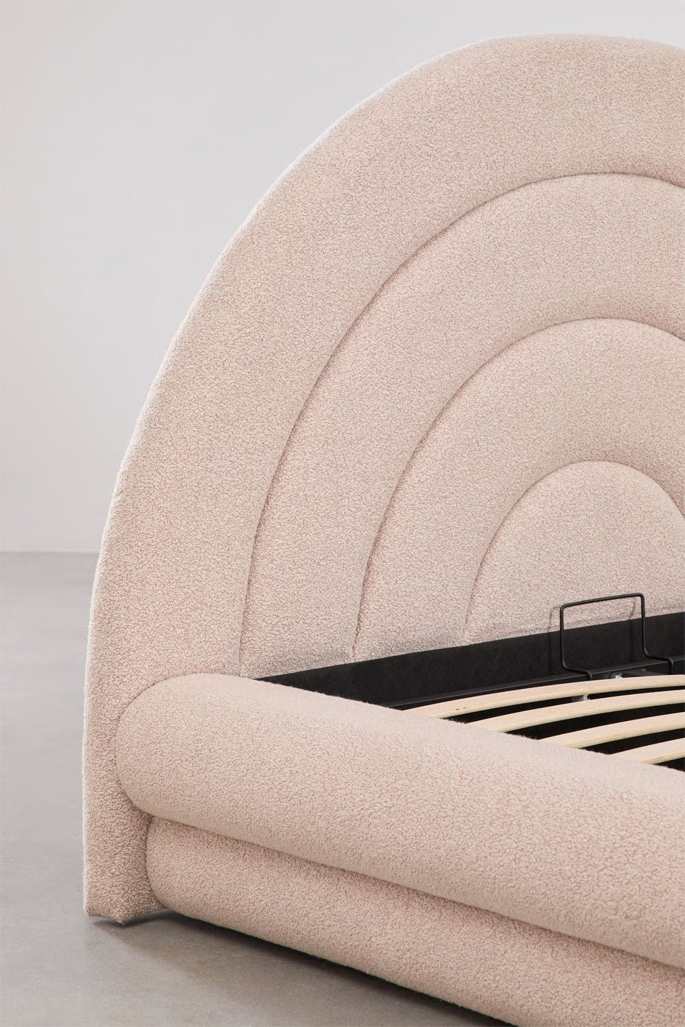 Letto con contenitore ribaltabile in tessuto rosa bouclé Borzensi