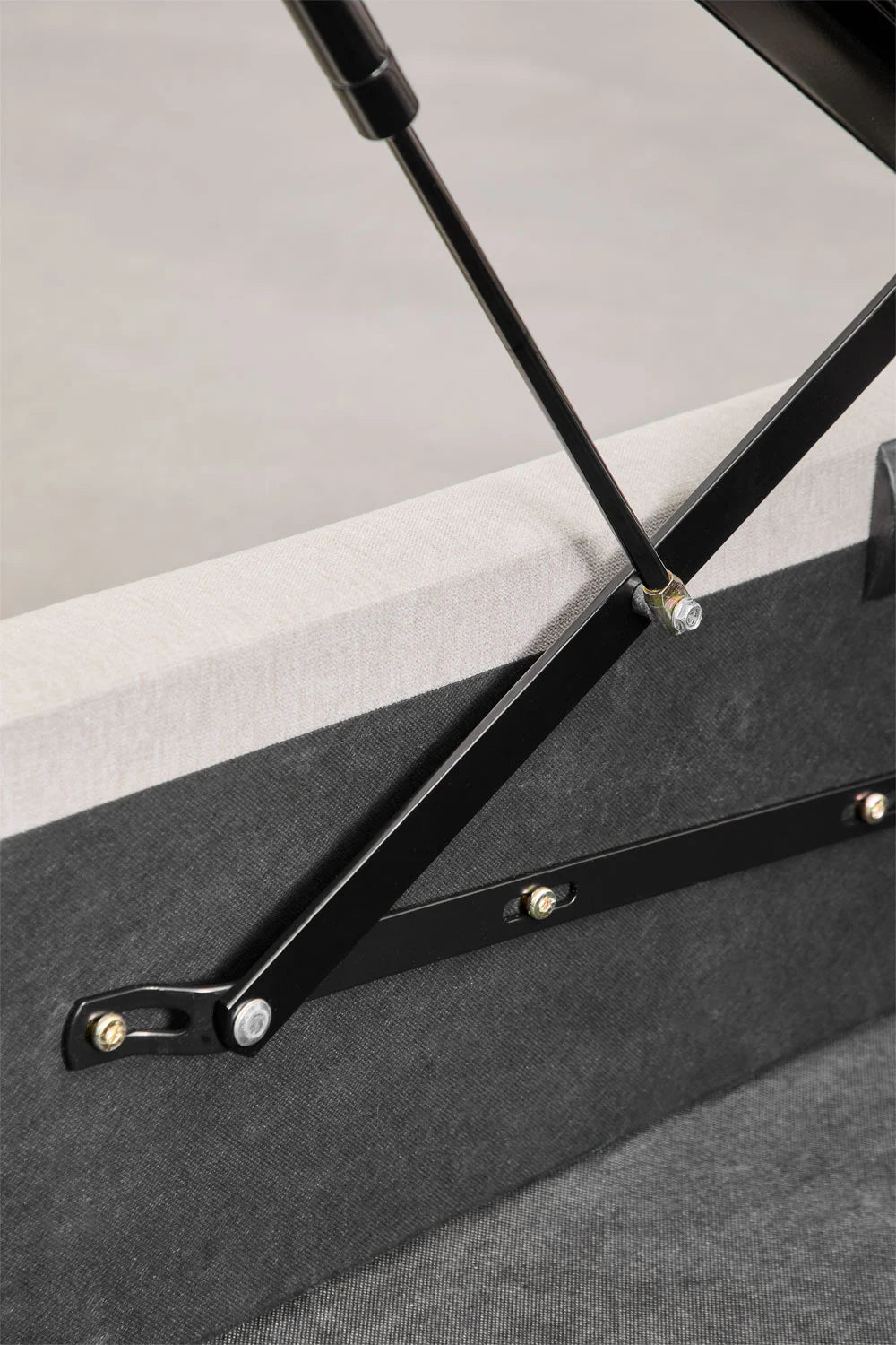 Letto con contenitore imbottito Winselet tessuto beige crema