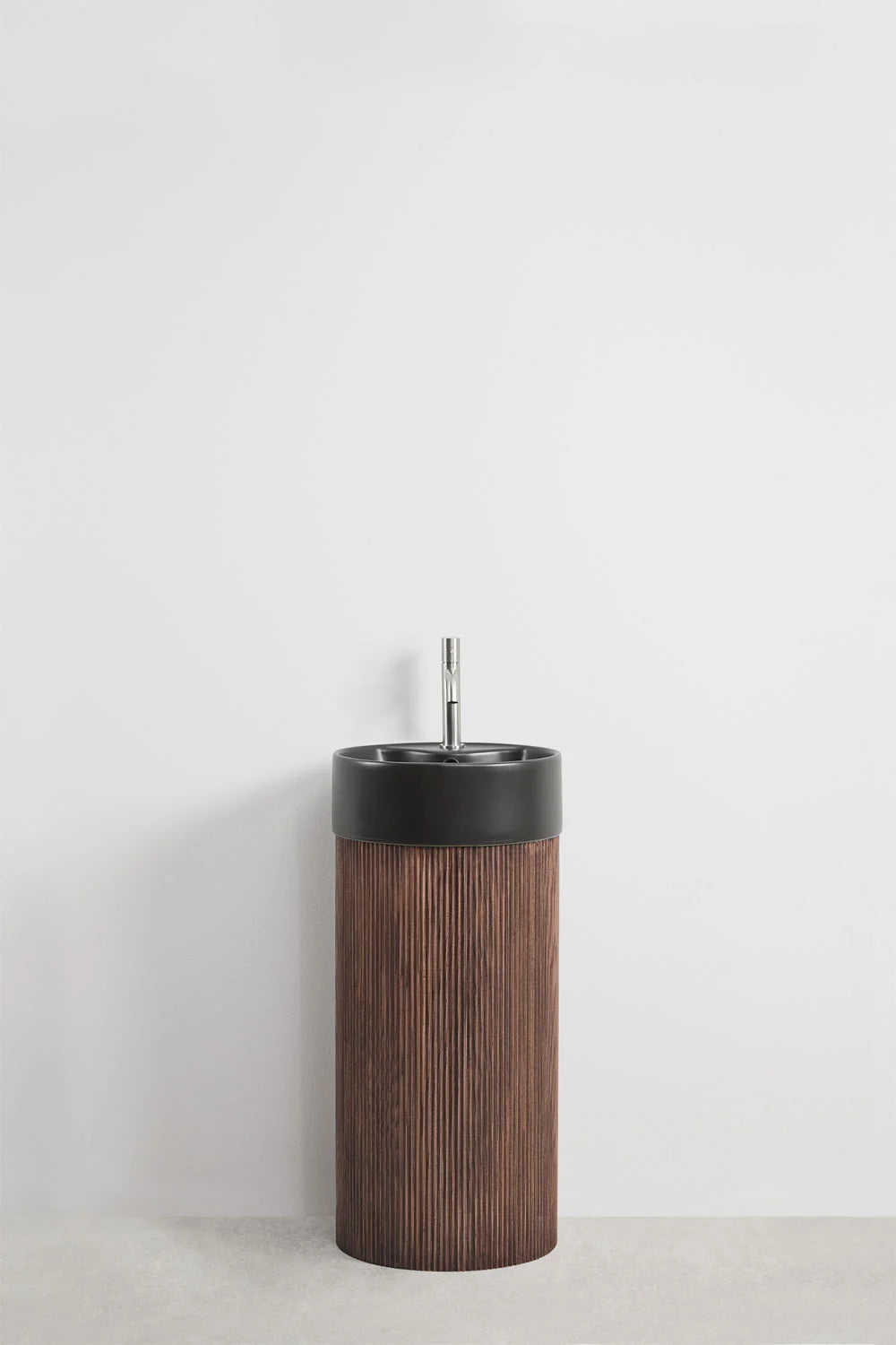 Set mobili da bagno in legno con lavabo in ceramica Maude integrato