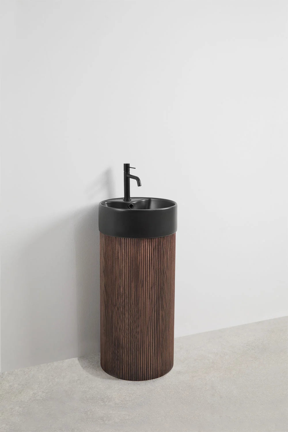 Set mobili da bagno in legno con lavabo in ceramica Maude integrato