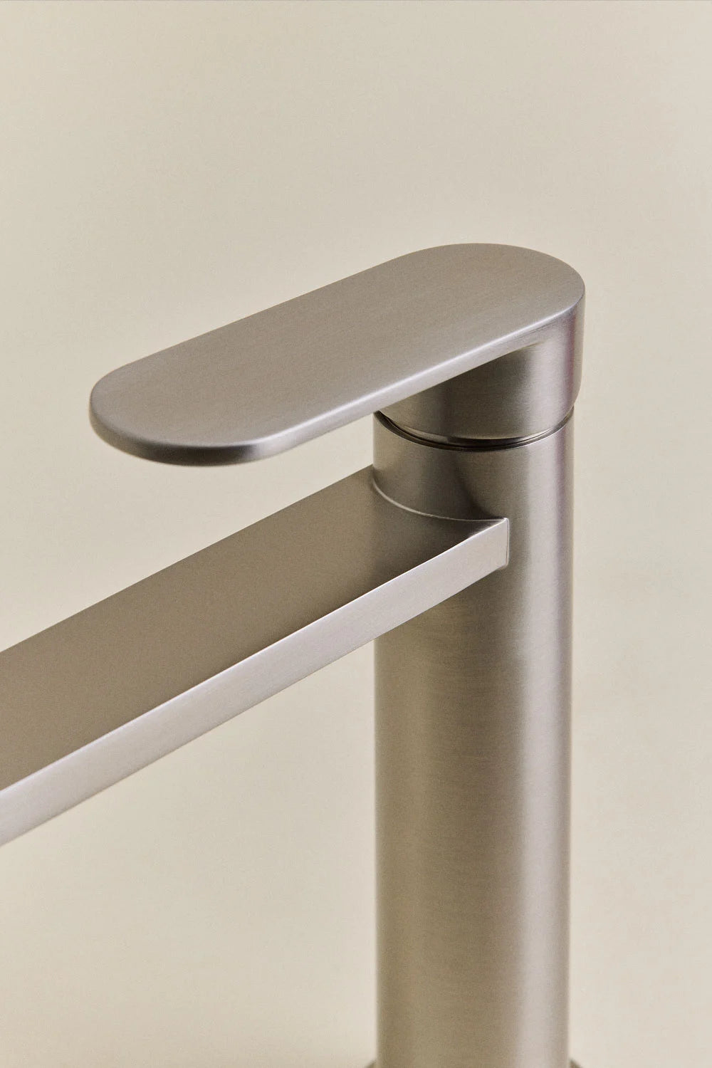 Set Arredo Bagno in Legno Teak con Lavabo Integrato in Cemento Napier