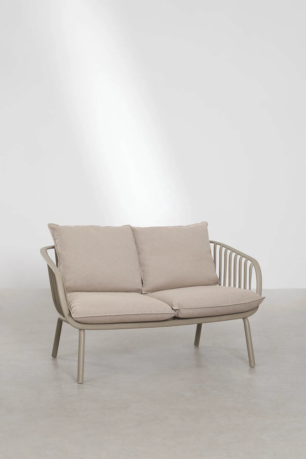 Aradina - Set da giardino con divano 2 posti, 2 poltrone e 2 tavolini in acciaio e polipropilene