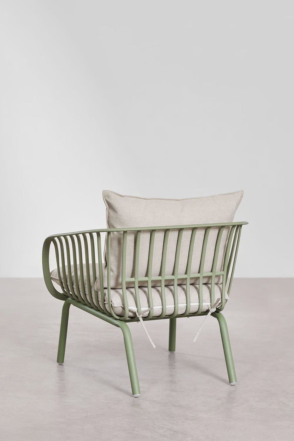 Aradina - Set da giardino con divano 2 posti, 2 poltrone e 2 tavolini in acciaio e polipropilene