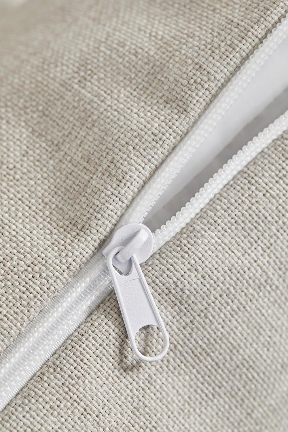 Aradina - Set da giardino con divano 2 posti, 2 poltrone e 2 tavolini in acciaio e polipropilene