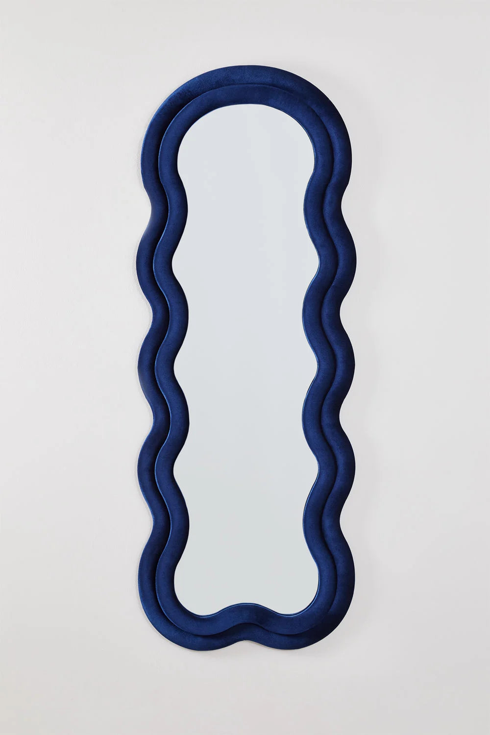 Evelyn - Specchio da parete irregolare 60x160 cm rivestito